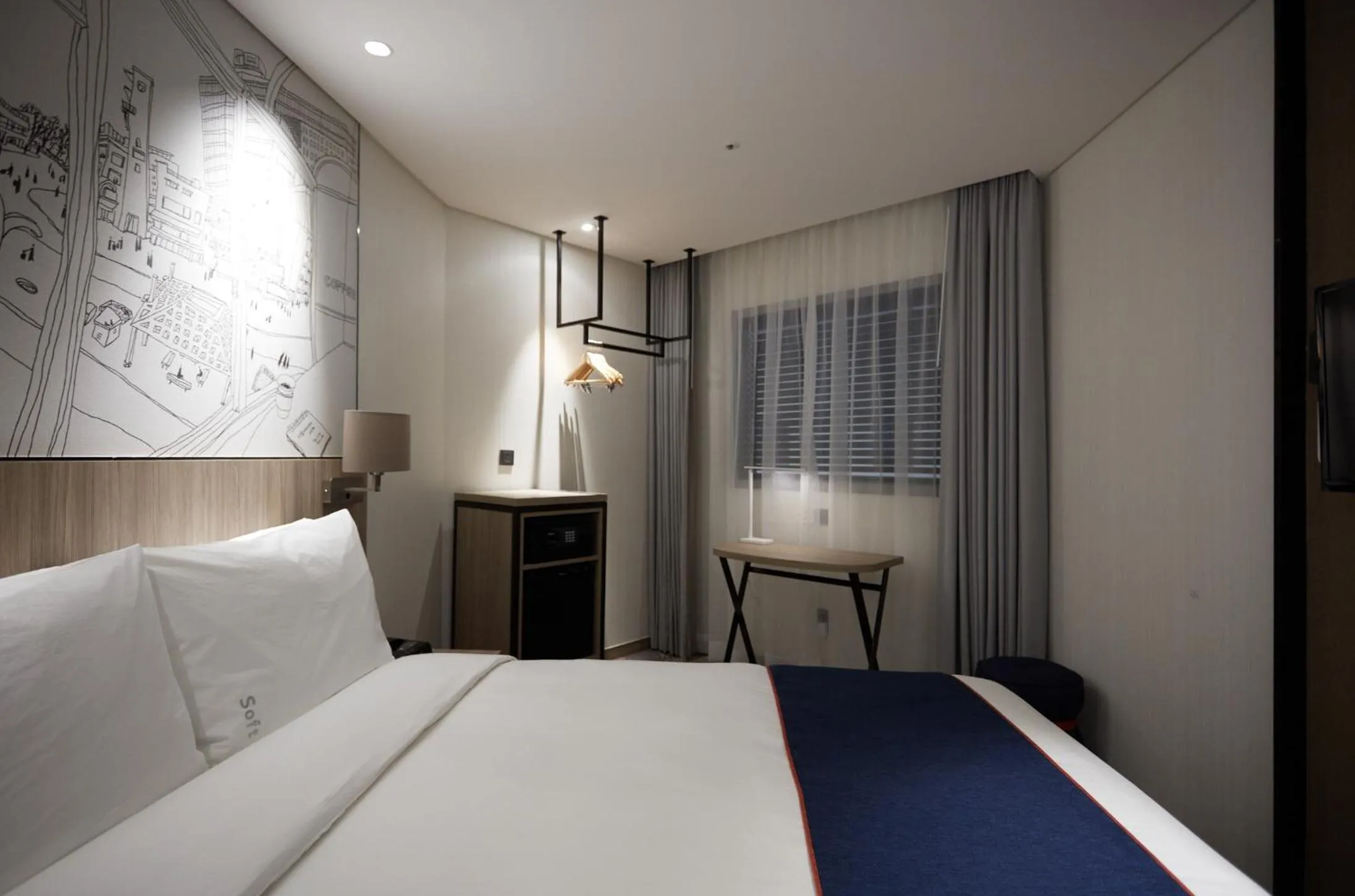 Bedroom, Bed in Holiday Inn Express Seoul Hongdae by IHG