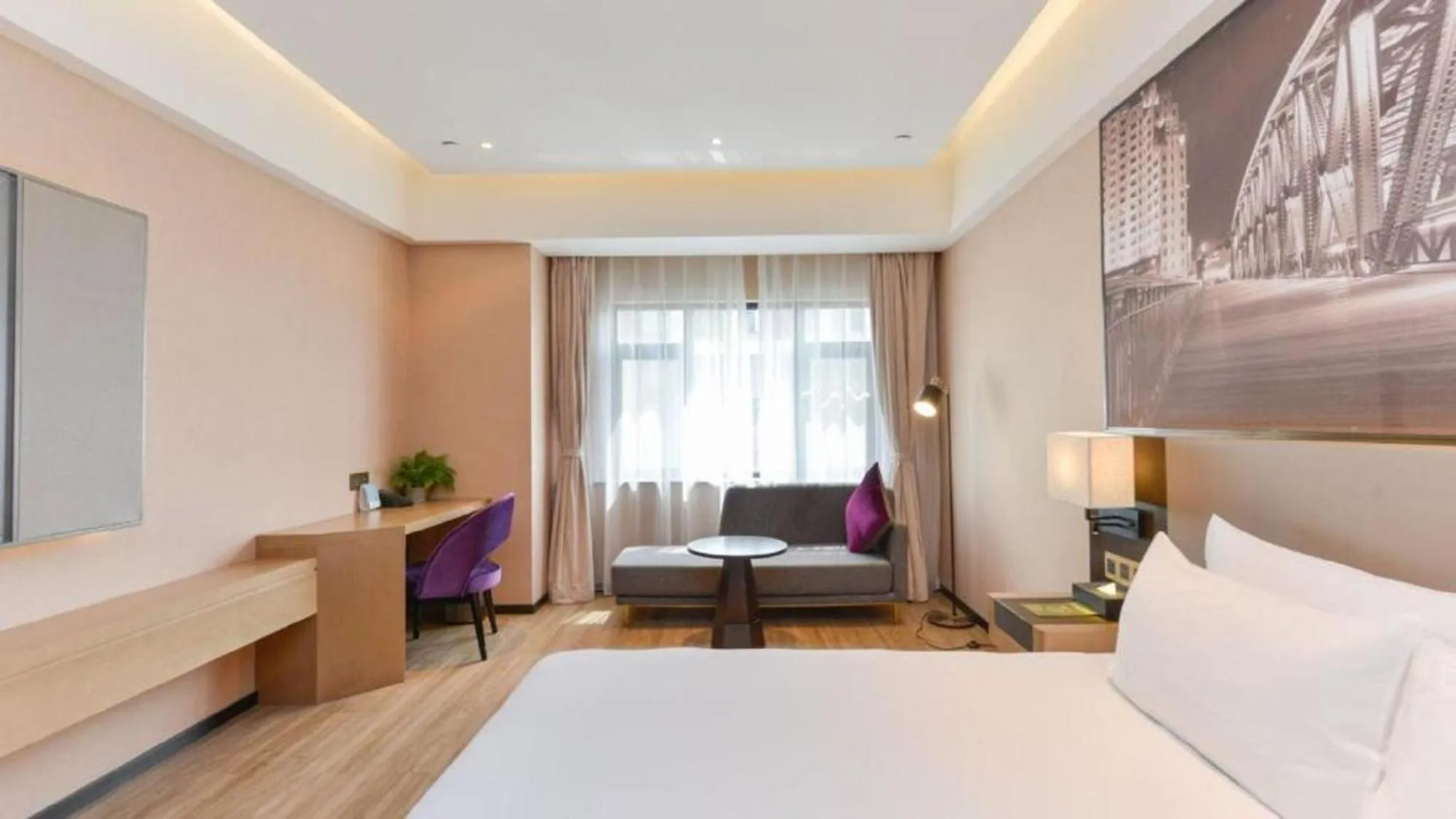 Photo of the whole room, Bed in Mercure Shanghai Jiuting