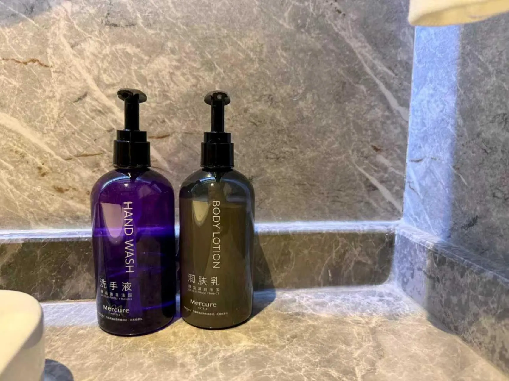 Toilet in Mercure Shanghai Jiuting