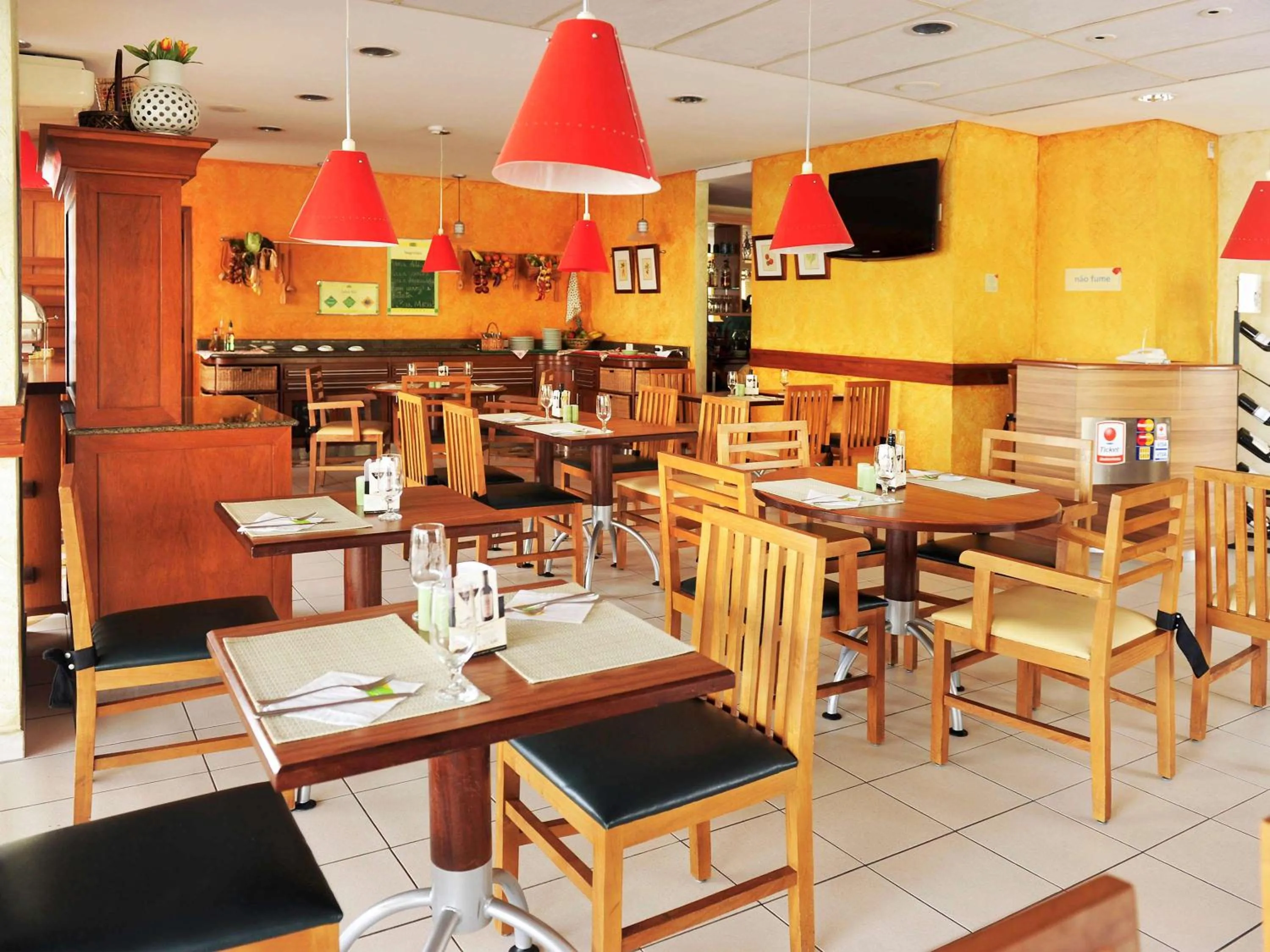 Restaurant/places to eat in Ibis Teresina