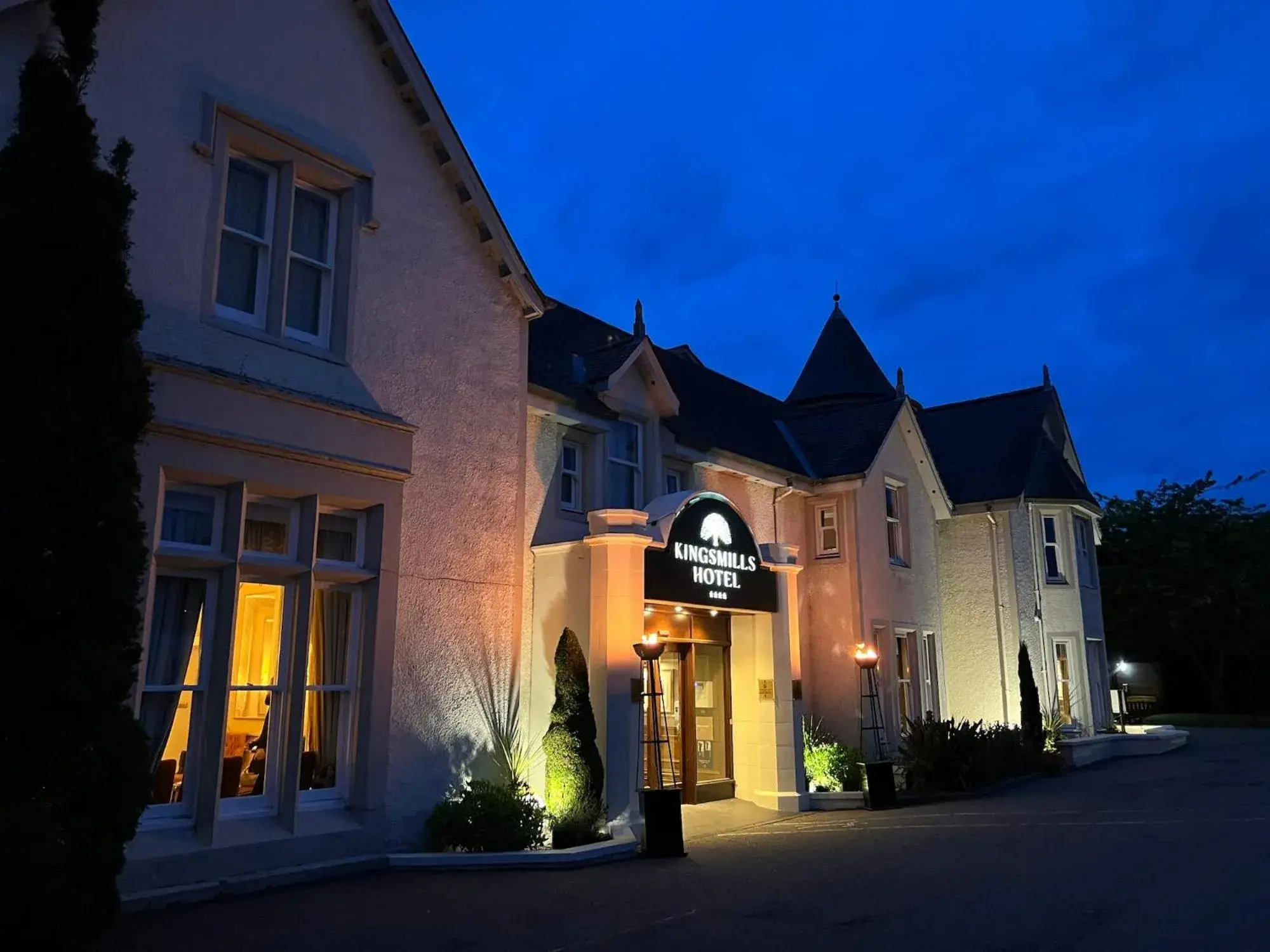 Property building in Kingsmills Hotel Property building in Kingsmills Hotel