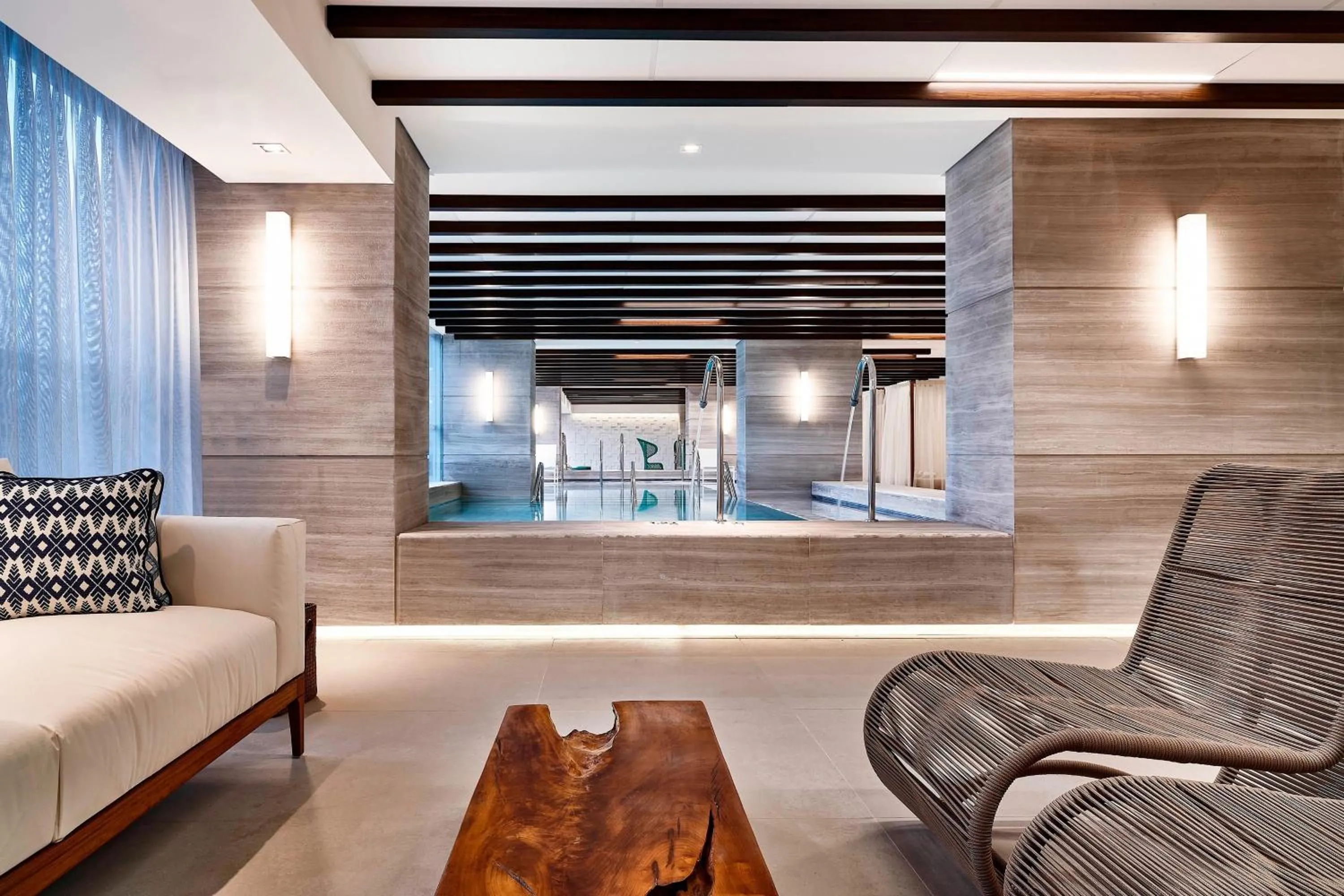 Swimming pool in Sheraton Santos Hotel