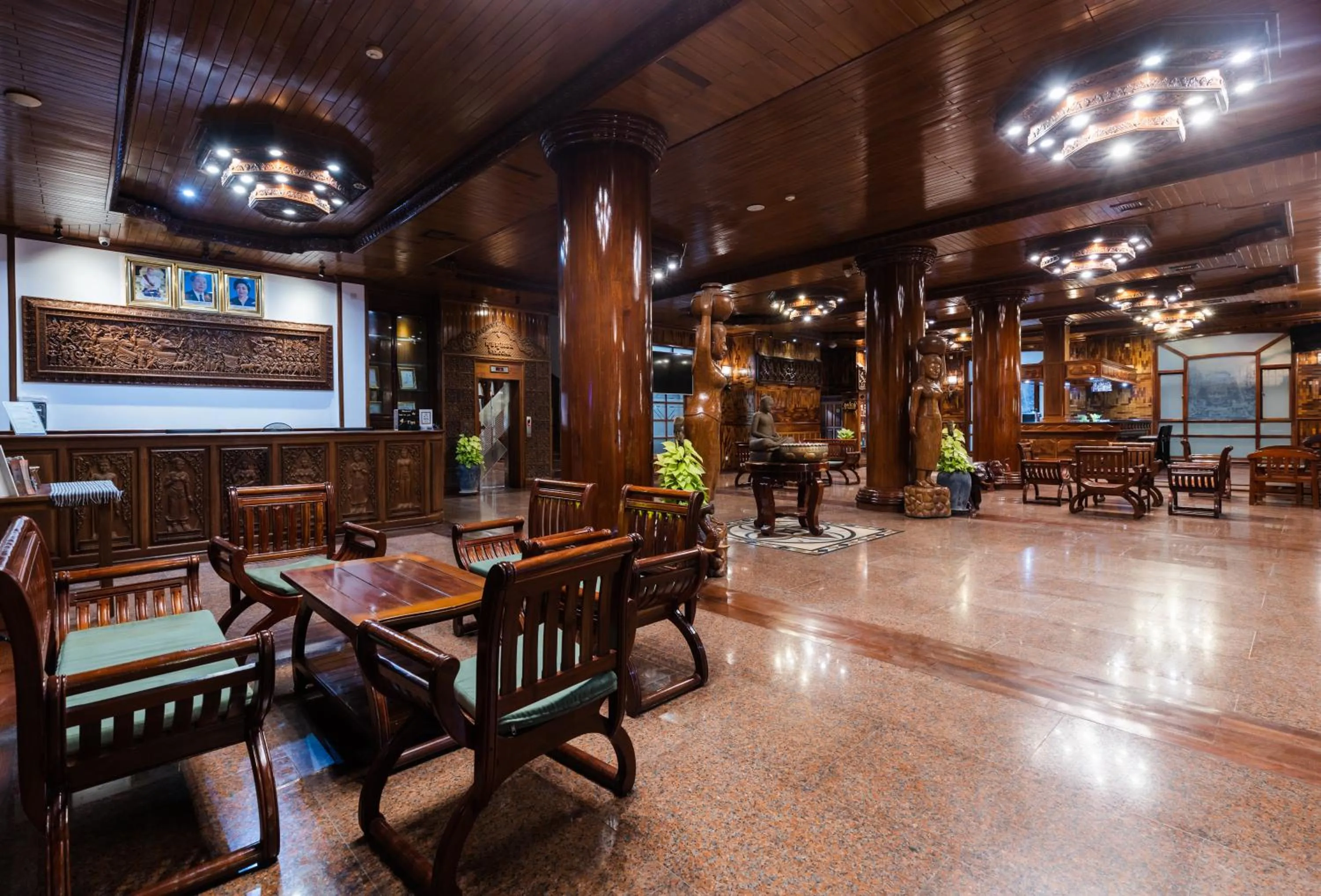 Lobby or reception in Pierre Hotel