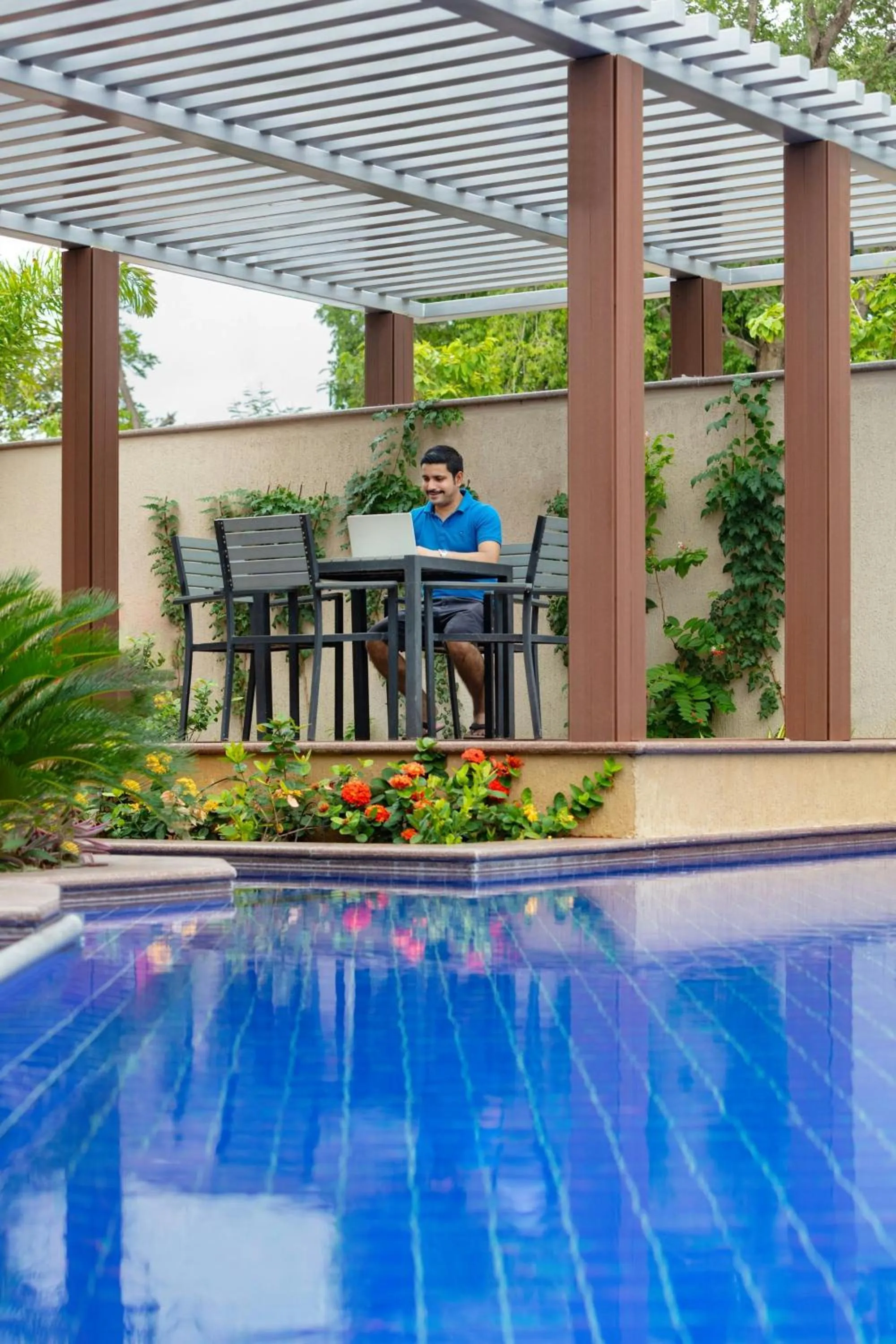 Swimming pool in Courtyard by Marriott Madurai