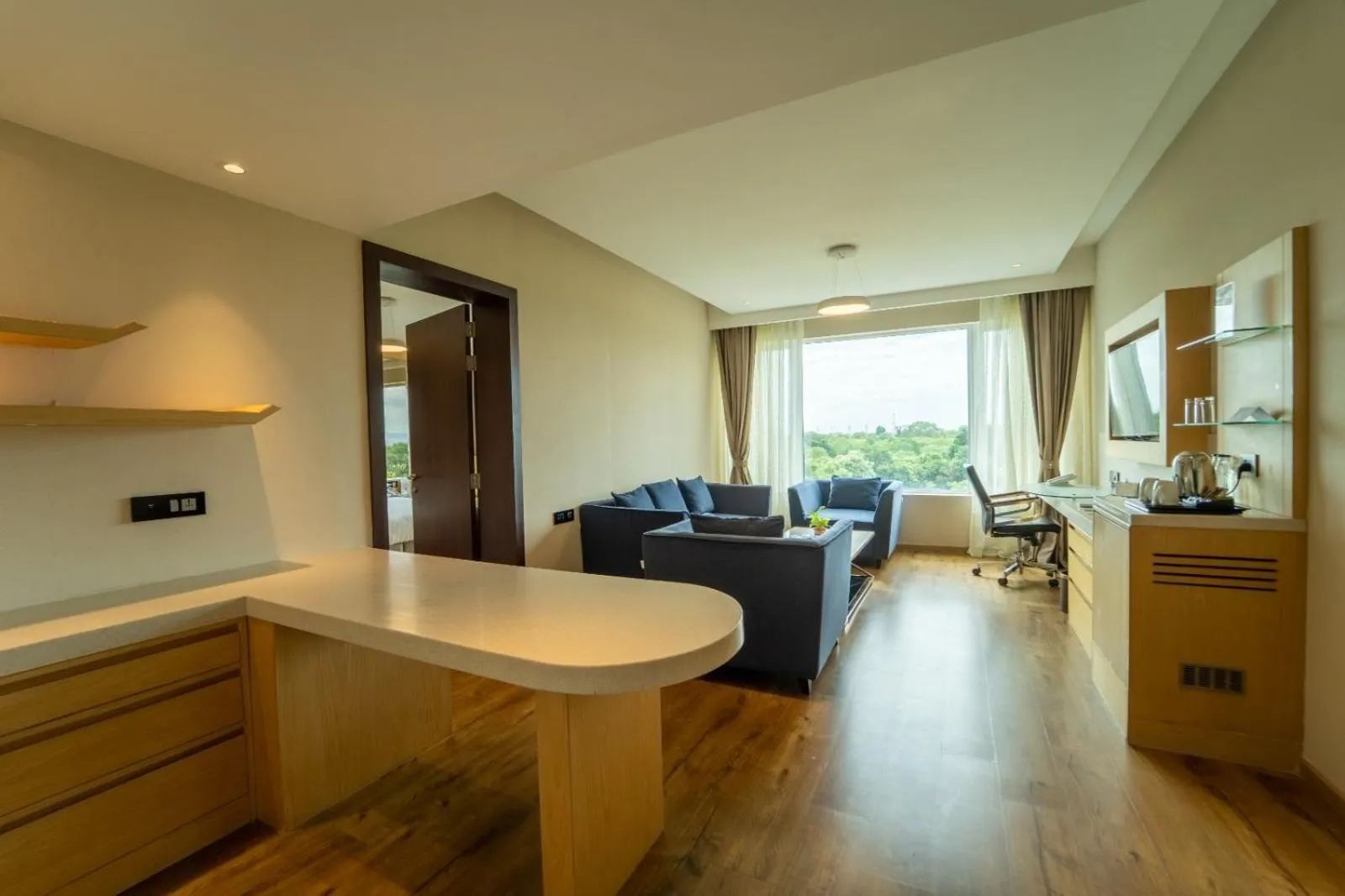 Kitchen or kitchenette in Courtyard by Marriott Madurai