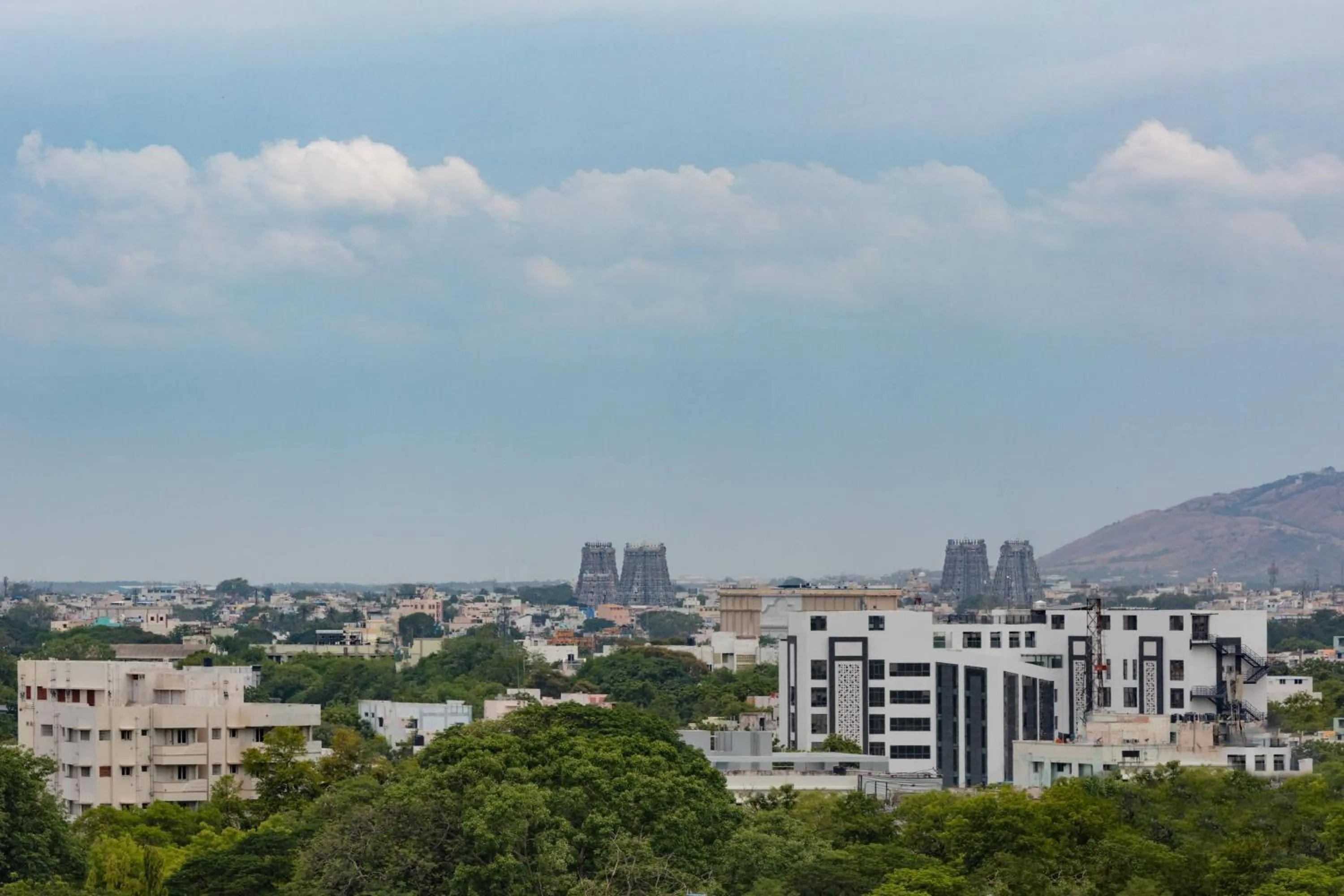 Photo of the whole room in Courtyard by Marriott Madurai