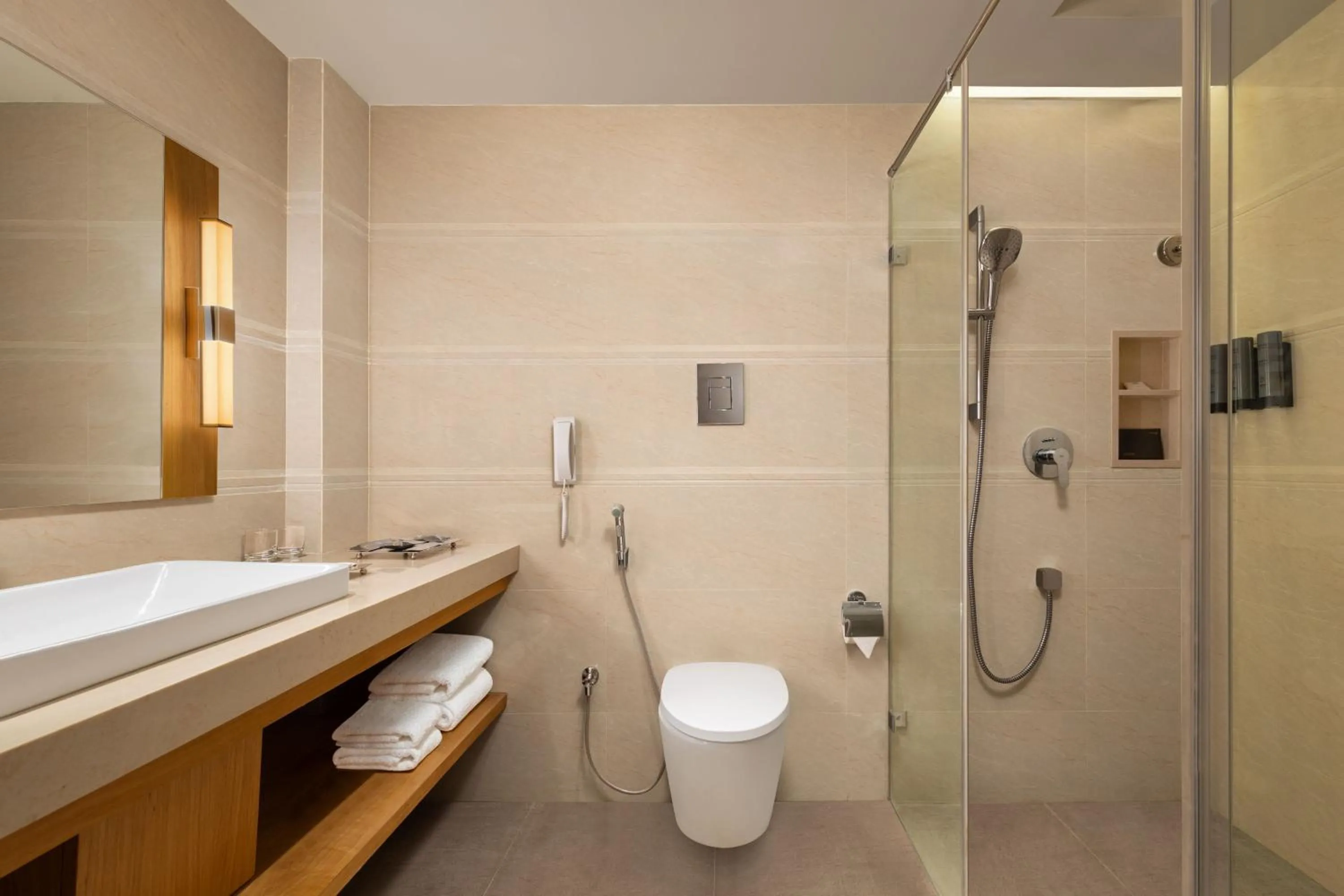 Bathroom in Courtyard by Marriott Tiruchirappalli