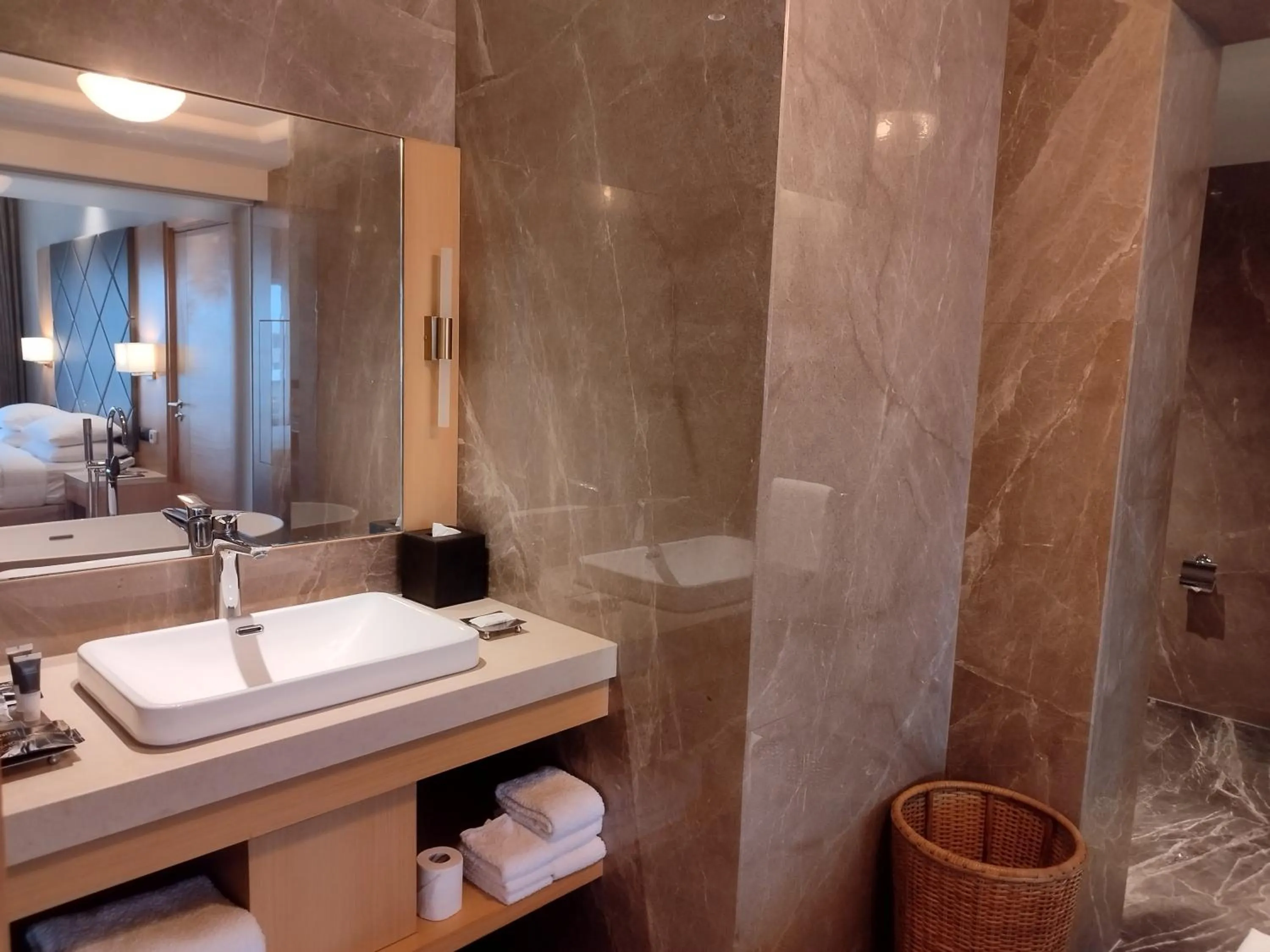 Bathroom in Courtyard by Marriott Tiruchirappalli