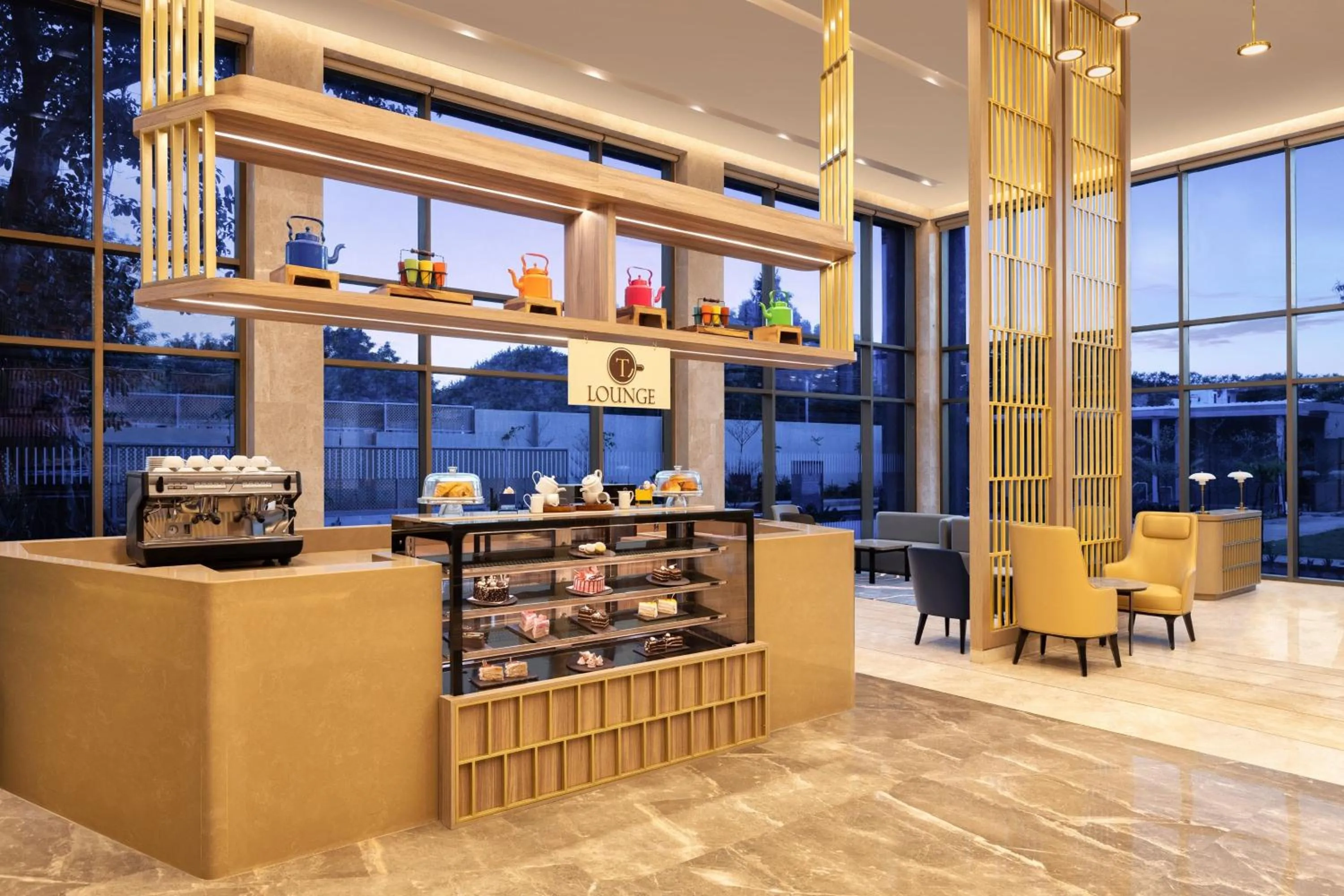 Lounge or bar in Courtyard by Marriott Tiruchirappalli