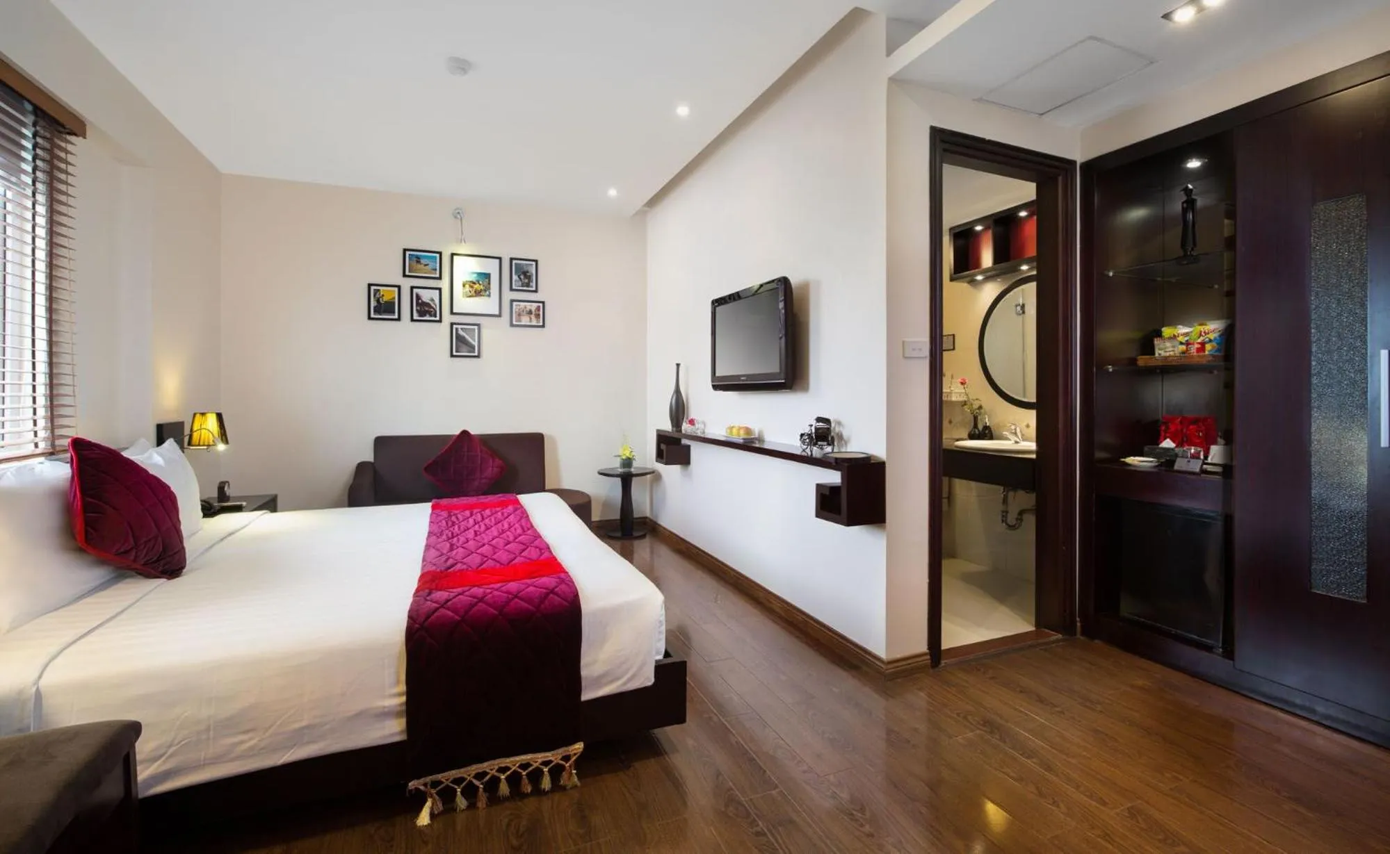 Bedroom, Bed in Hanoian Central Hotel & Spa