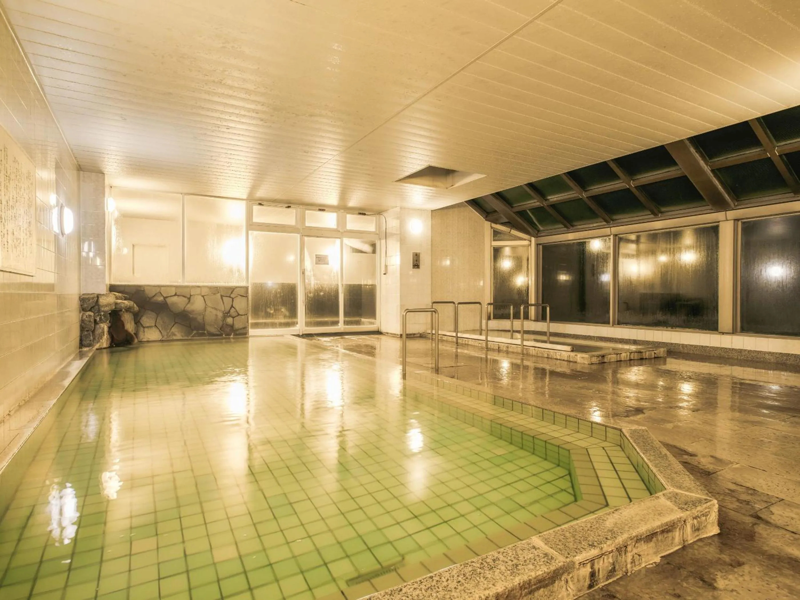 Hot Spring Bath in Yunohama Hotel