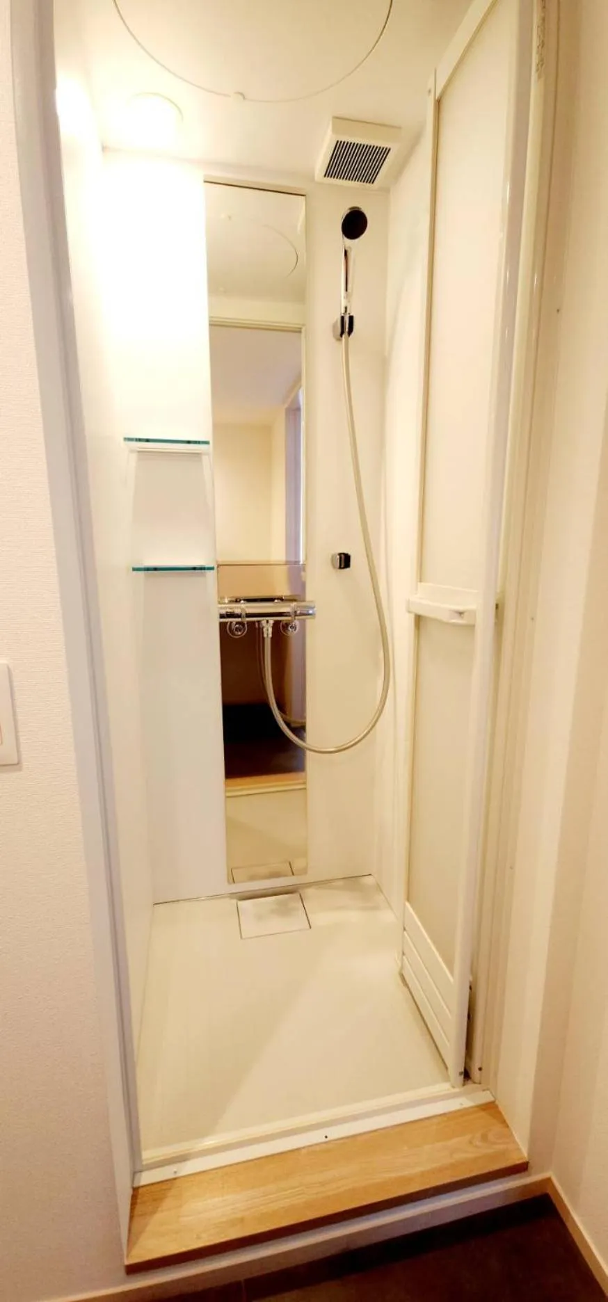 Shower in Yunohama Hotel