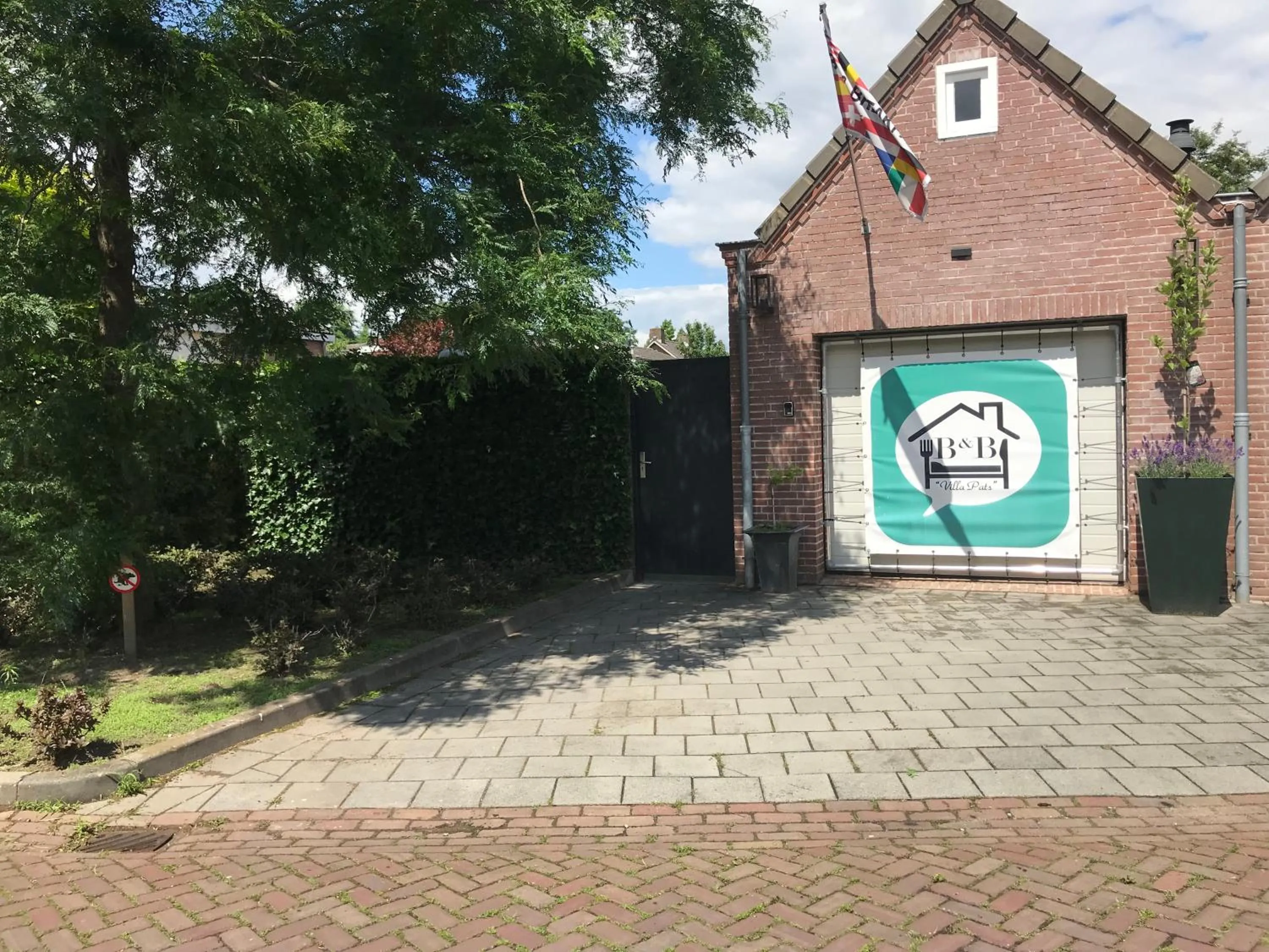 Property building in Villa Pats