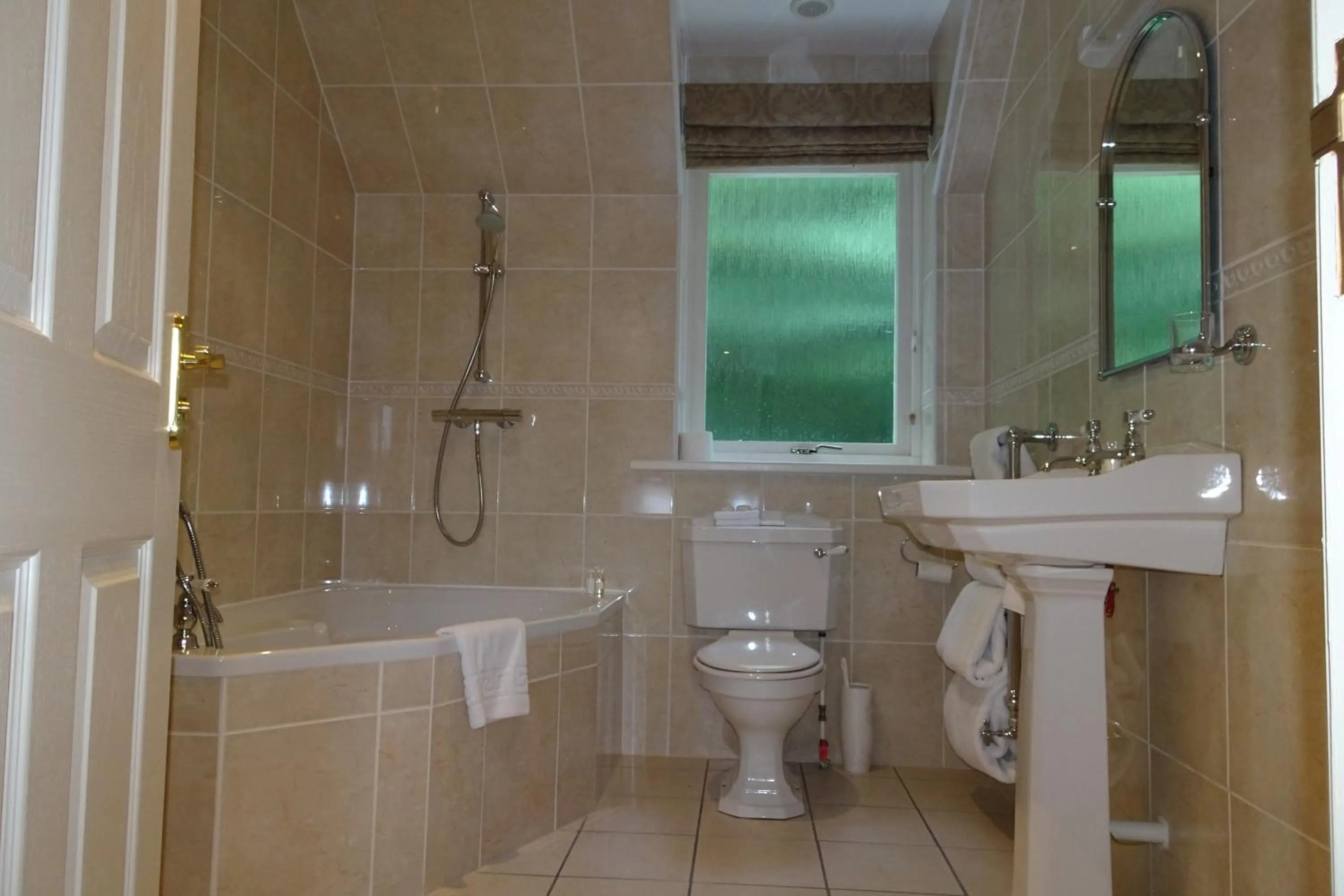 Bathroom in Loch Ness Lodge