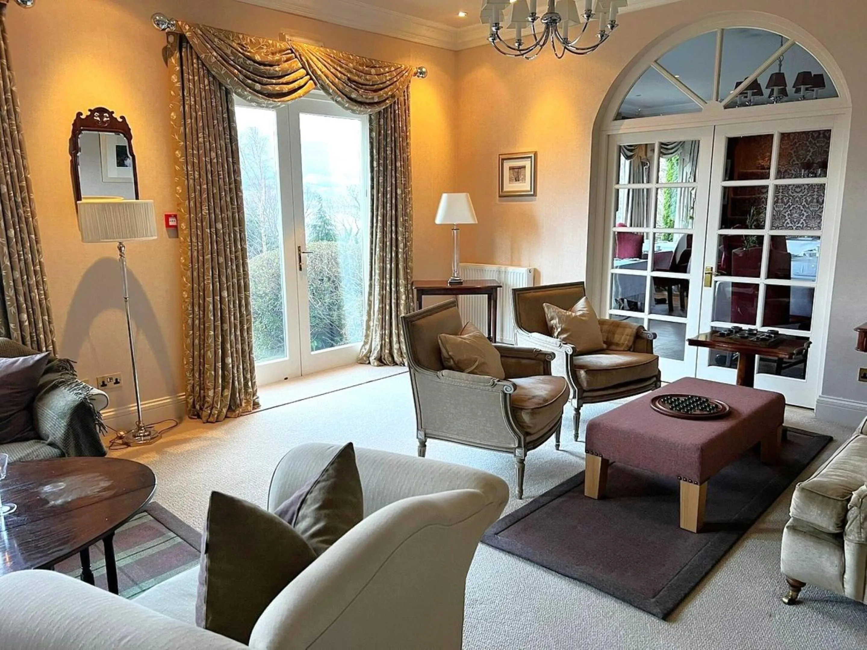 Lounge or bar in Loch Ness Lodge