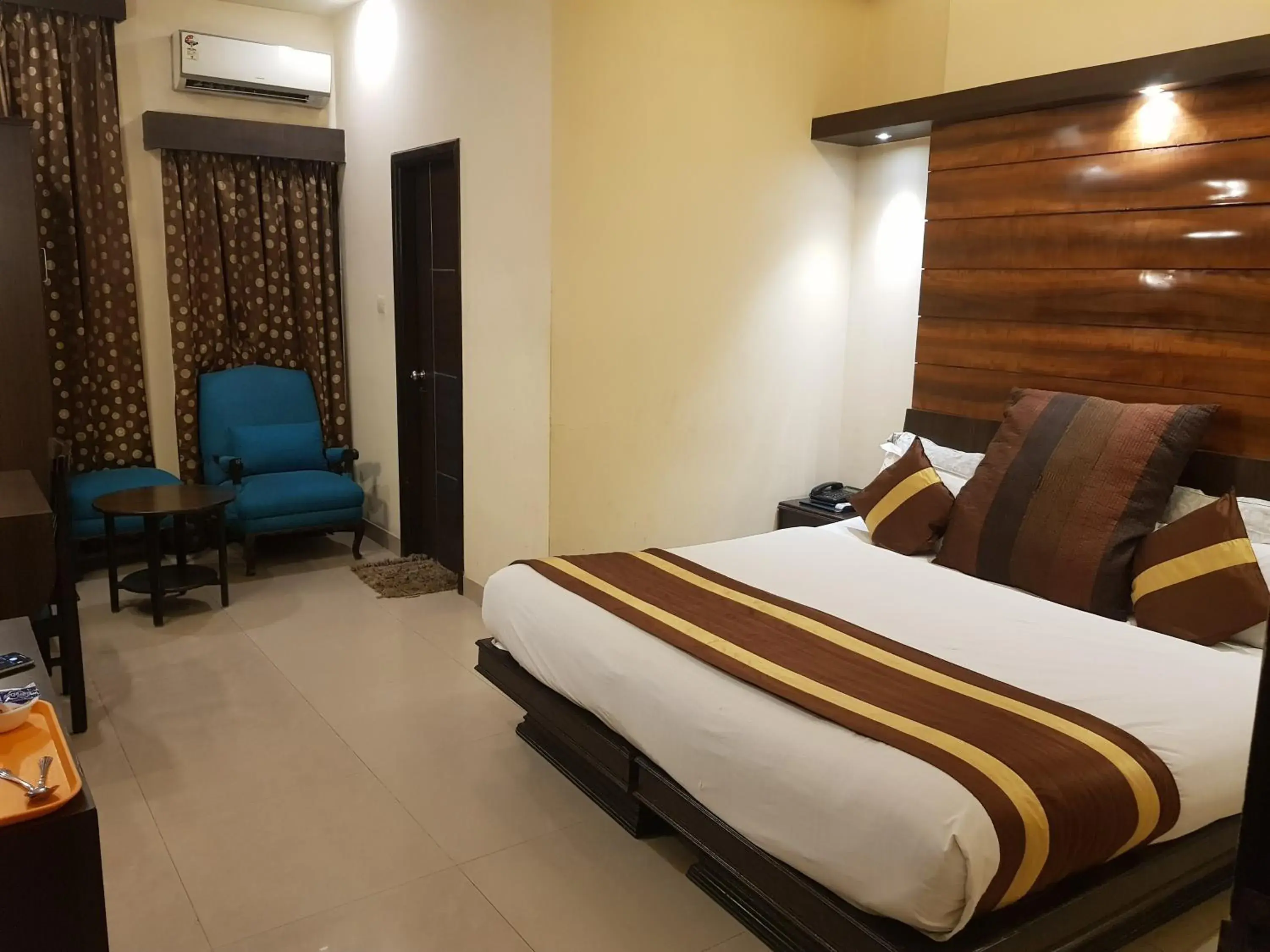 Deluxe Double Room (2 Adults + 1 Child) in Hotel CJ International Deluxe Double Room (2 Adults + 1 Child) in Hotel CJ International