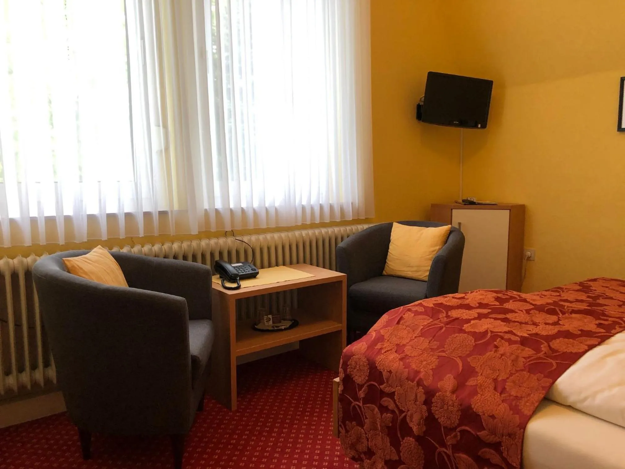 Photo of the whole room, Bed in Thermen Hotel Pension Villa Holstein