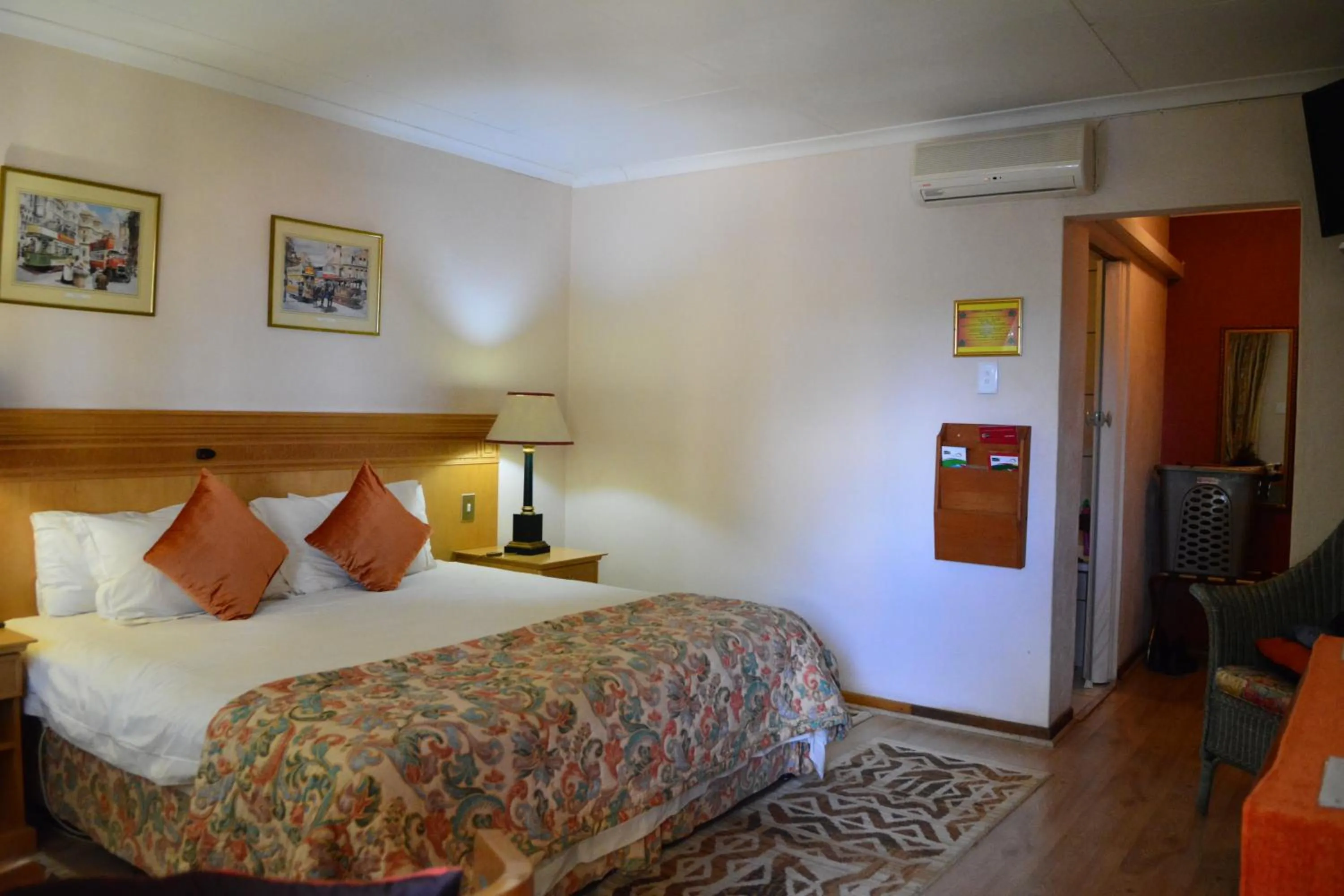 Bedroom in Shamrock Arms Guest Lodge