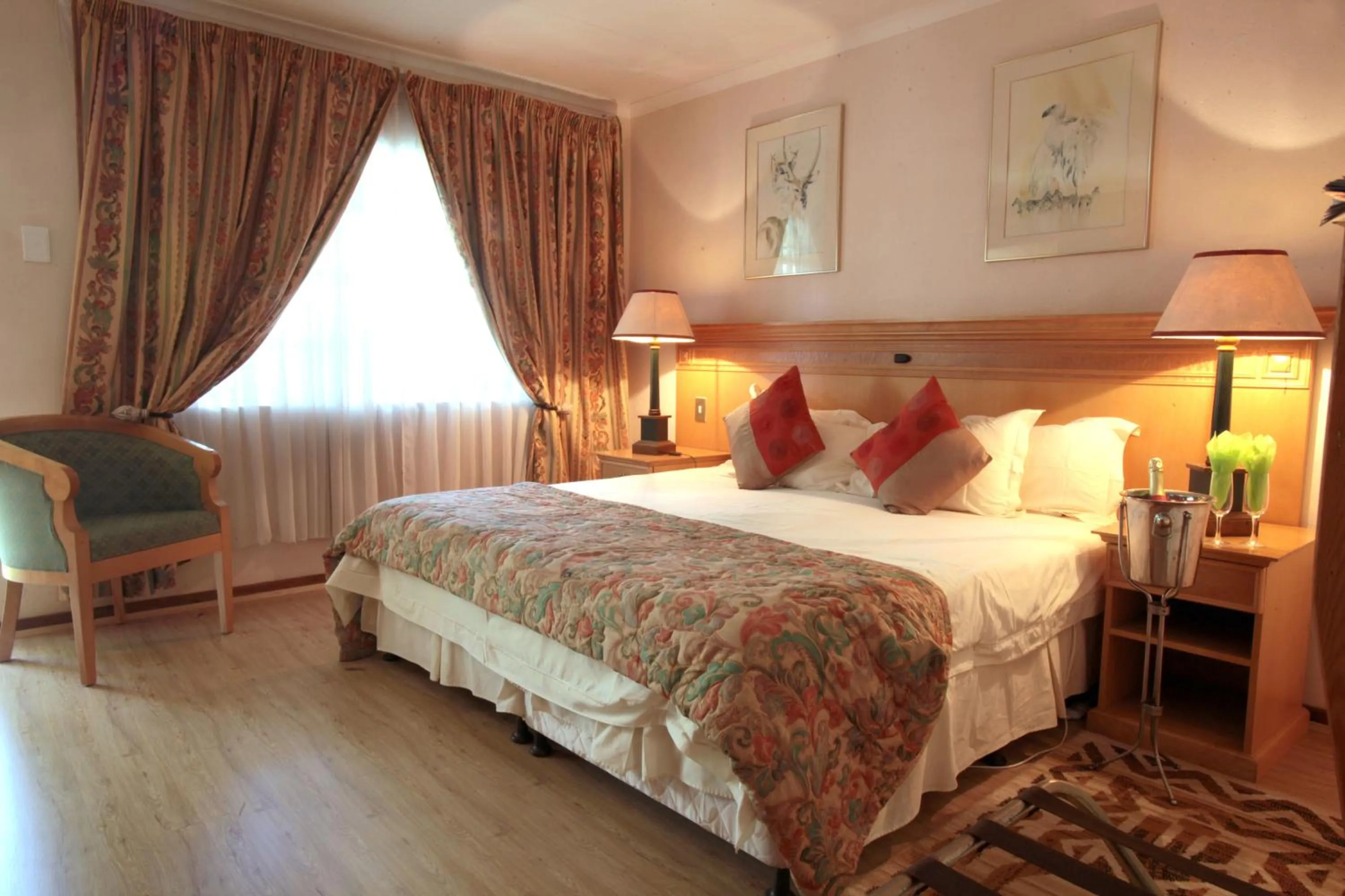 Bed in Shamrock Arms Guest Lodge