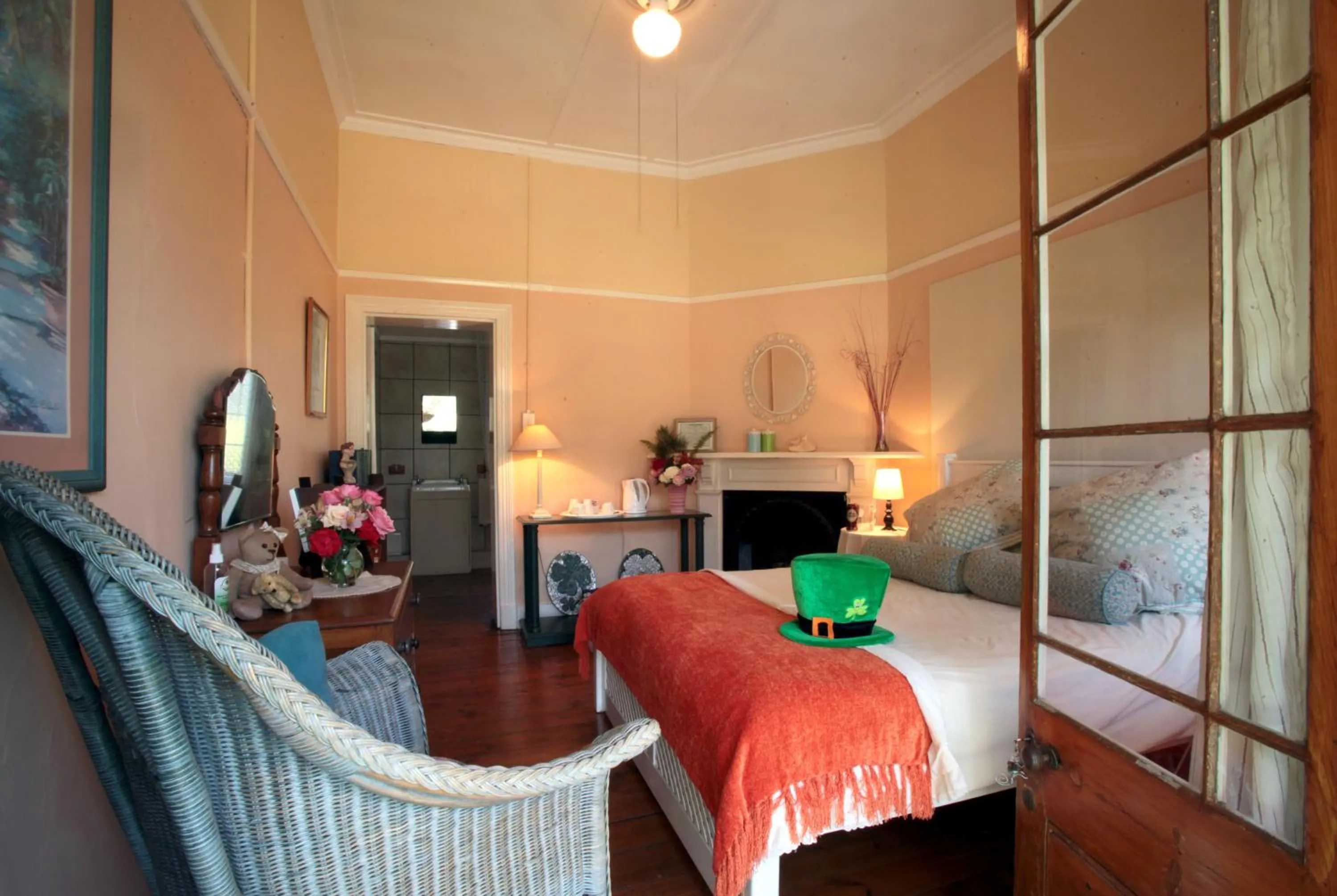 Photo of the whole room in Shamrock Arms Guest Lodge