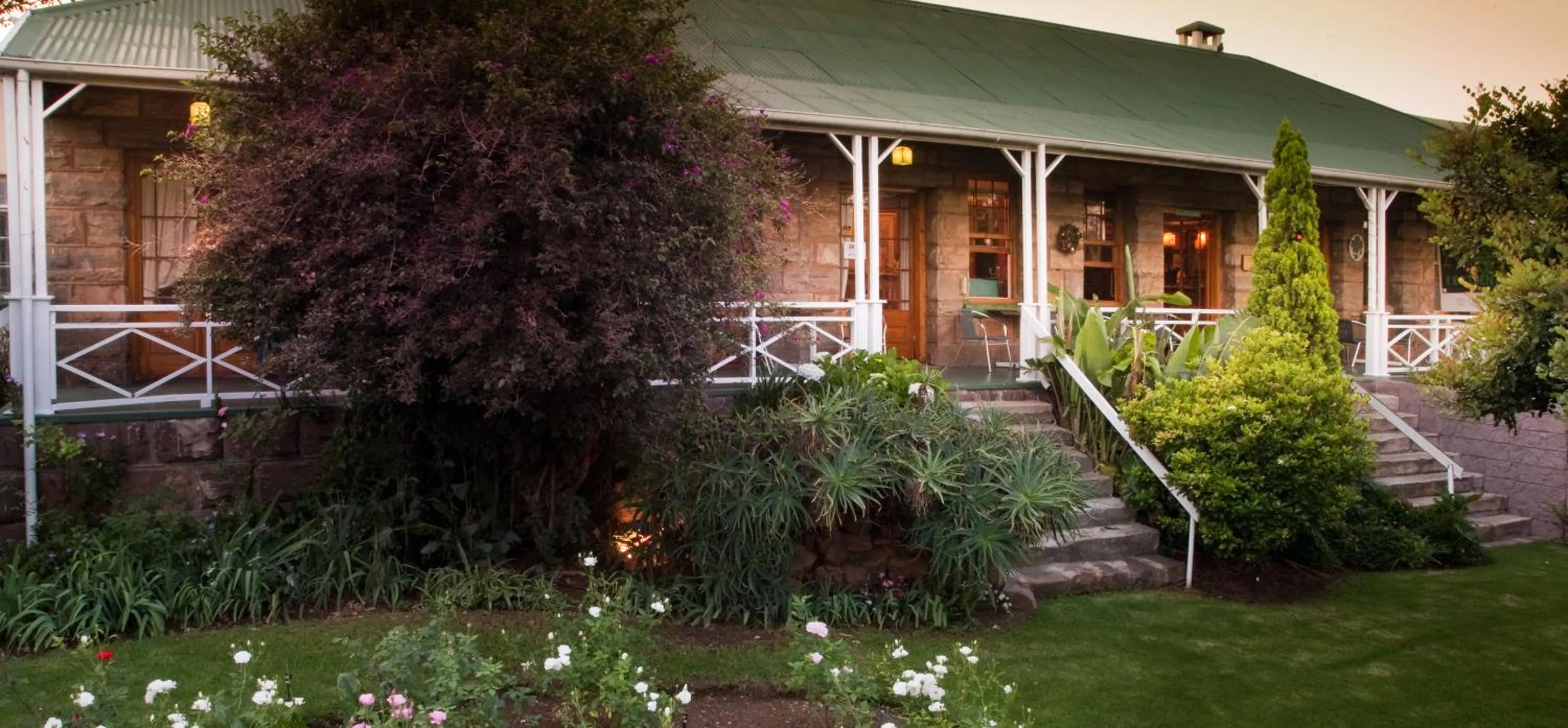 Facade/entrance in Shamrock Arms Guest Lodge