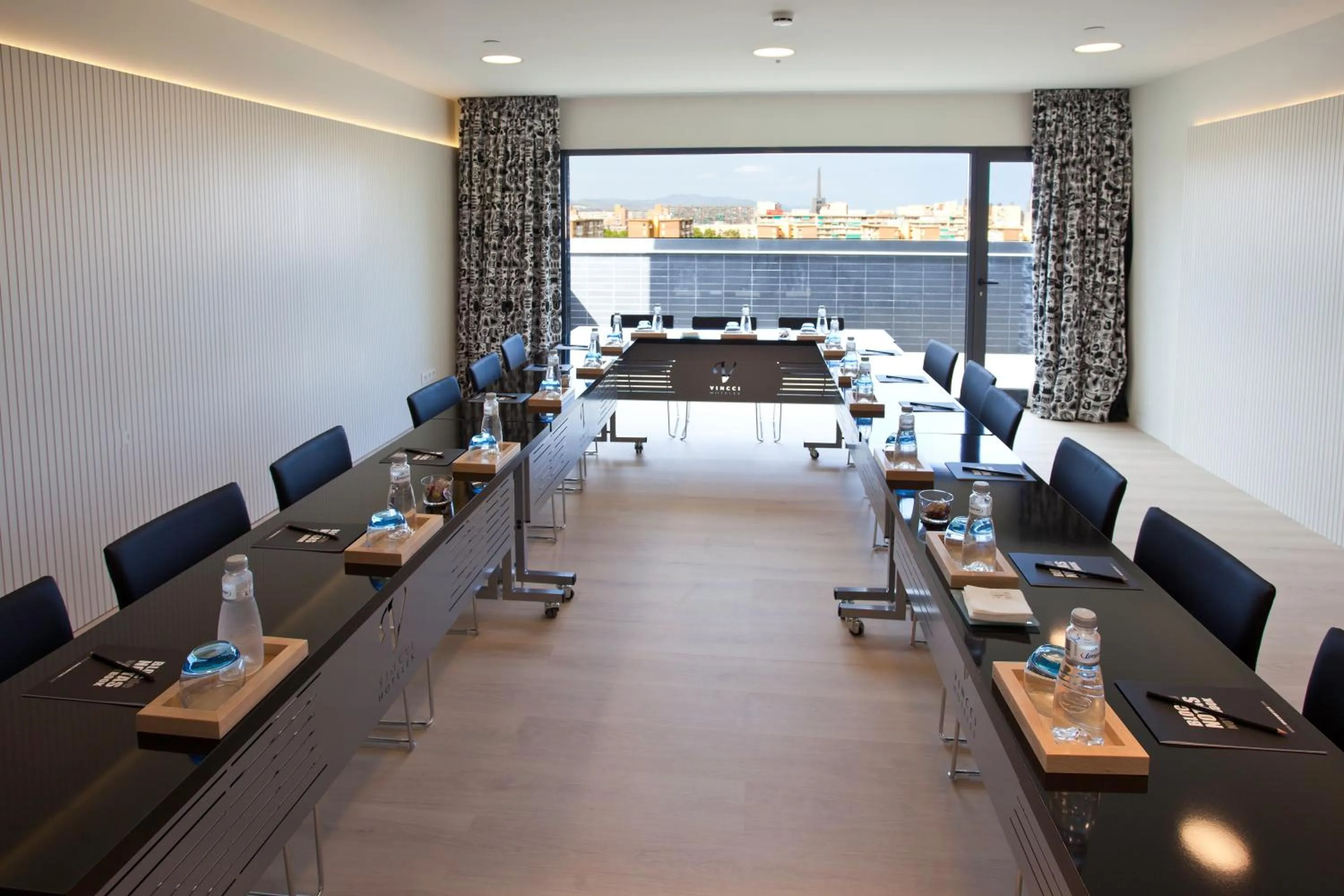 Business facilities in Vincci Bit