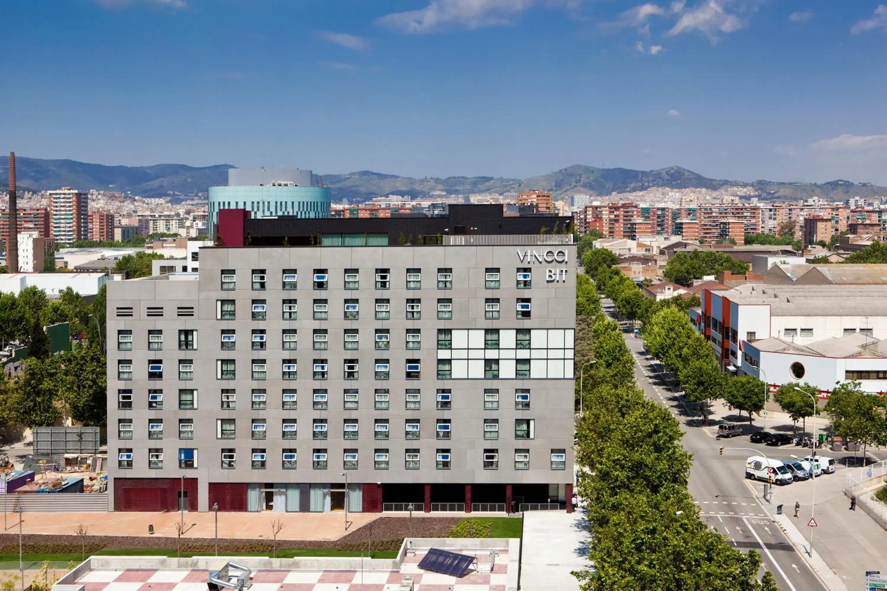 Property building in Vincci Bit Property building in Vincci Bit