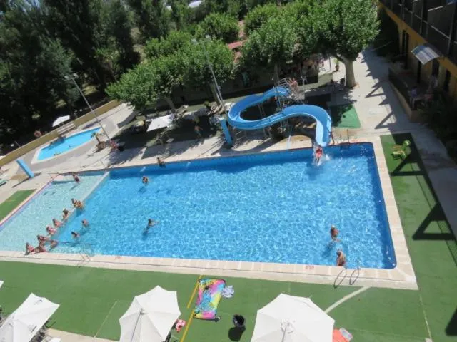 Swimming pool in Hotel Río Piscina