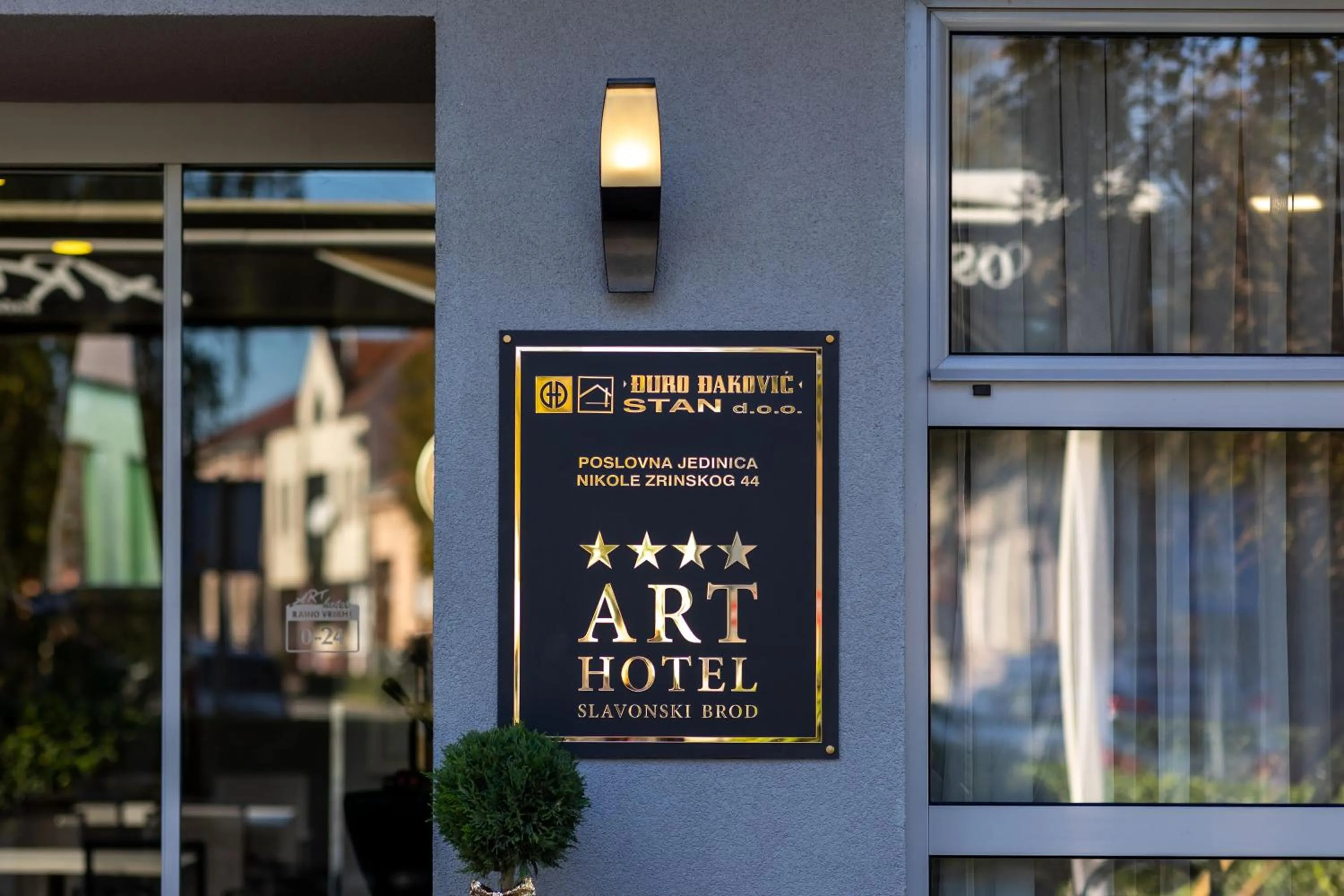 Logo/Certificate/Sign in Art Hotel