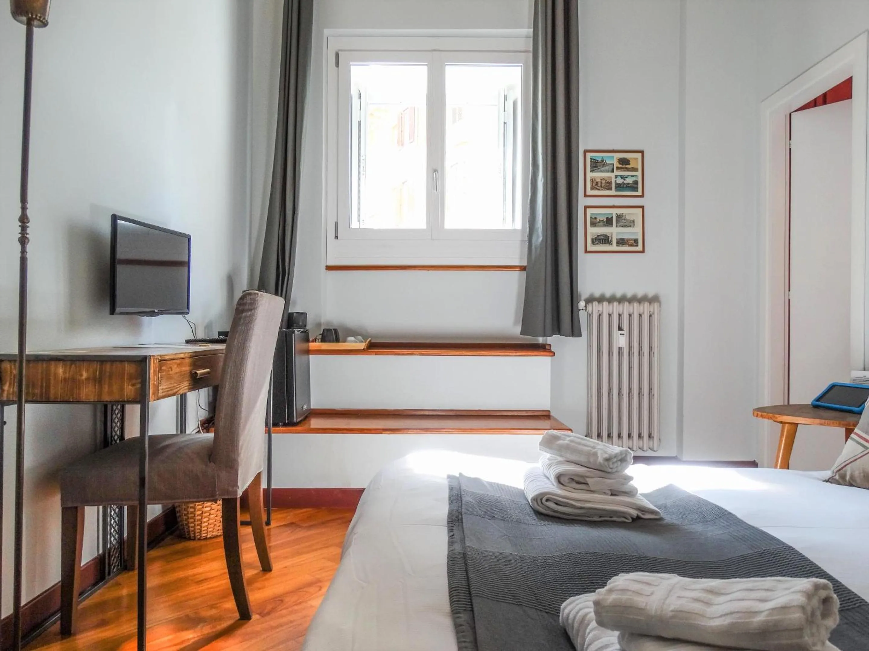 Photo of the whole room, Bed in Mecenate Rooms