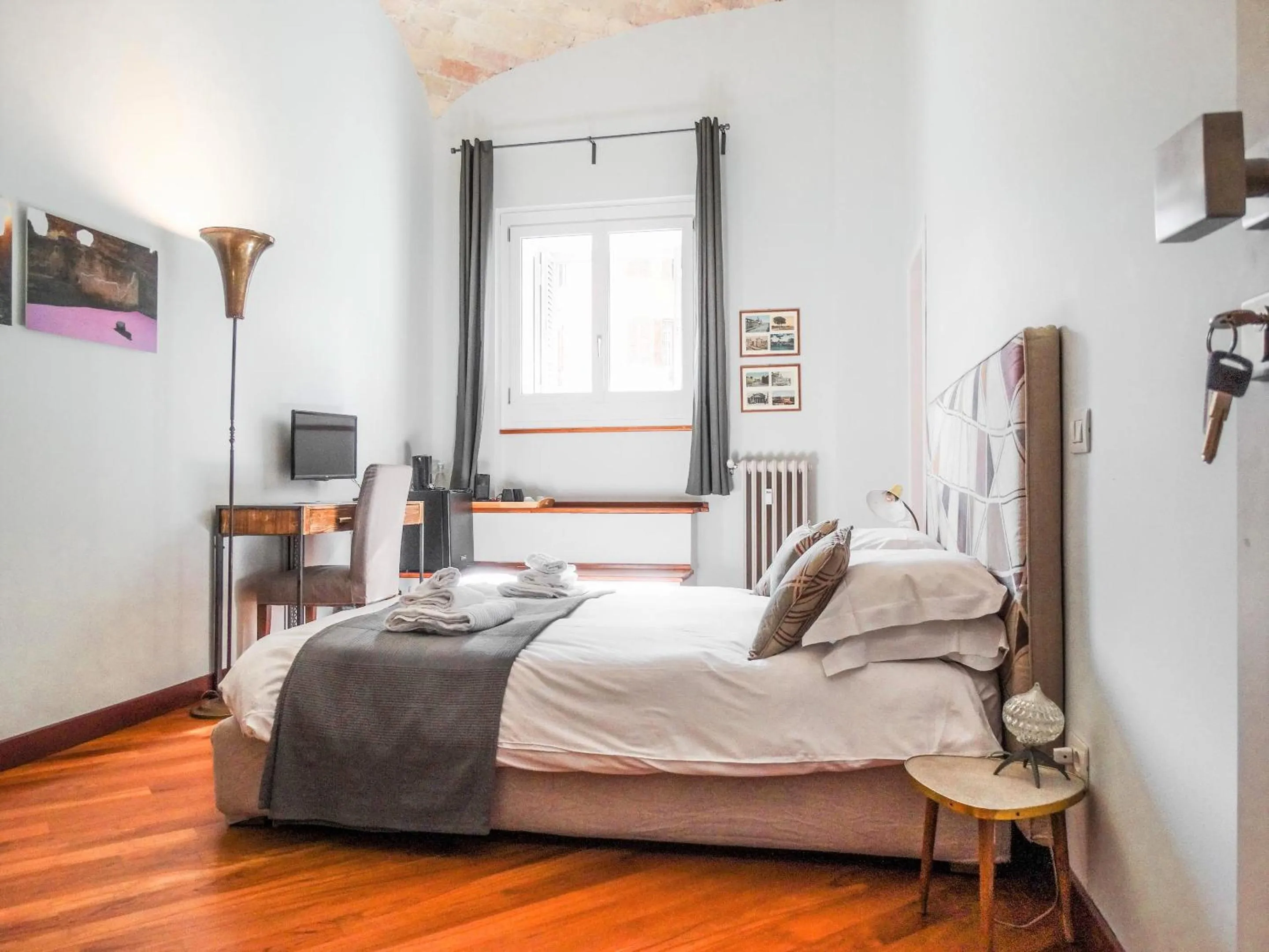 Photo of the whole room, Bed in Mecenate Rooms