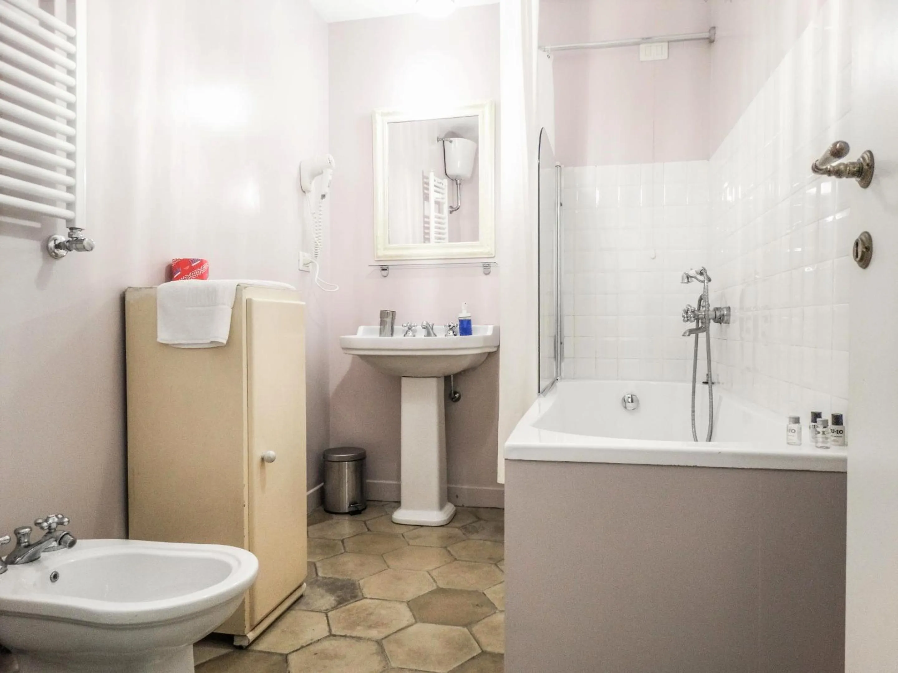 Bathroom in Mecenate Rooms