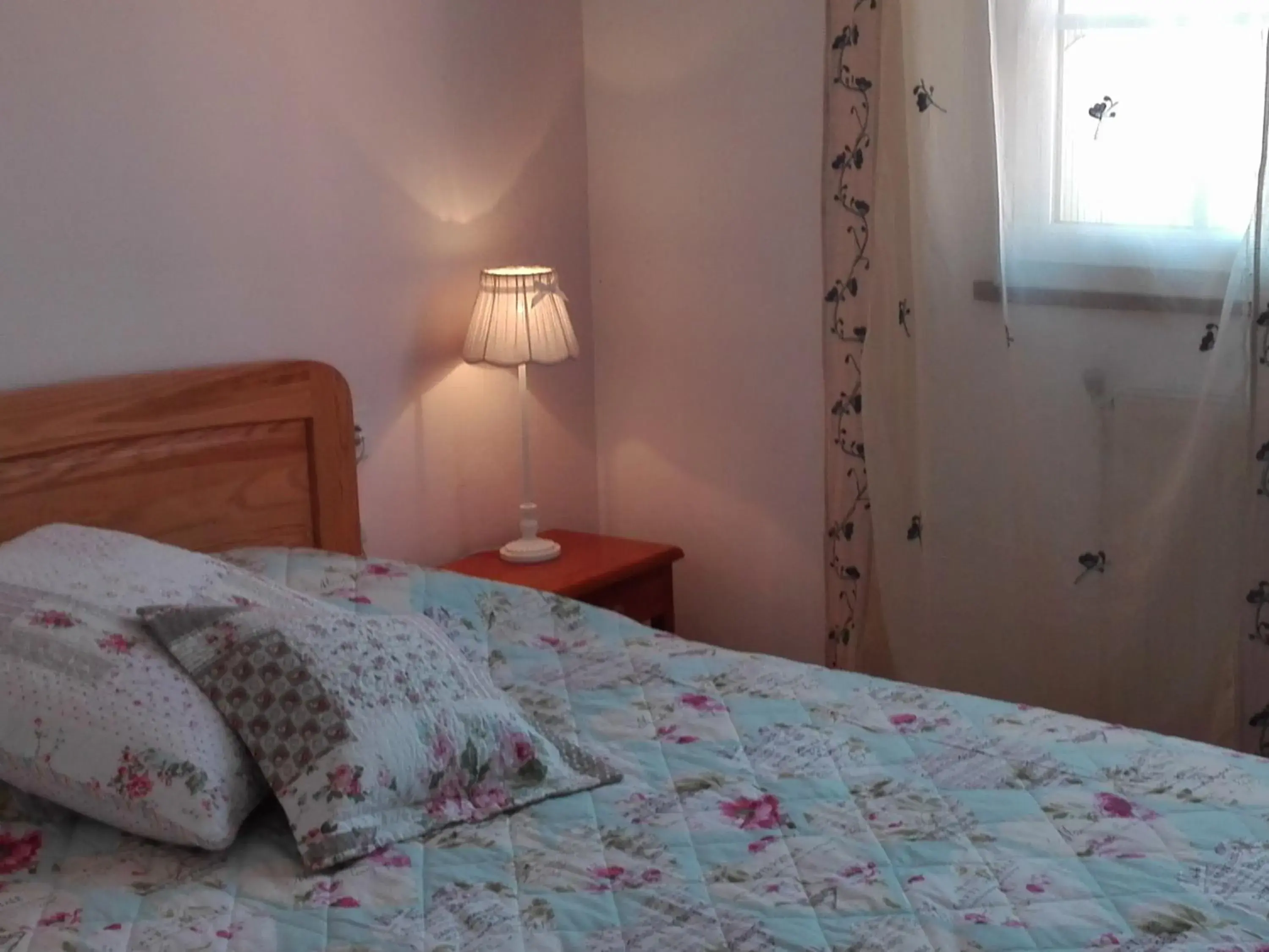 Double Room with Garden View - single occupancy in BnBinB La Cour Enchantée Double Room with Garden View - single occupancy in BnBinB La Cour Enchantée