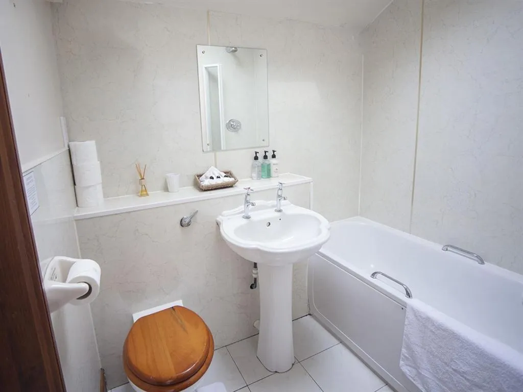 Bathroom in Beeches Farmhouse Country Cottages & Rooms