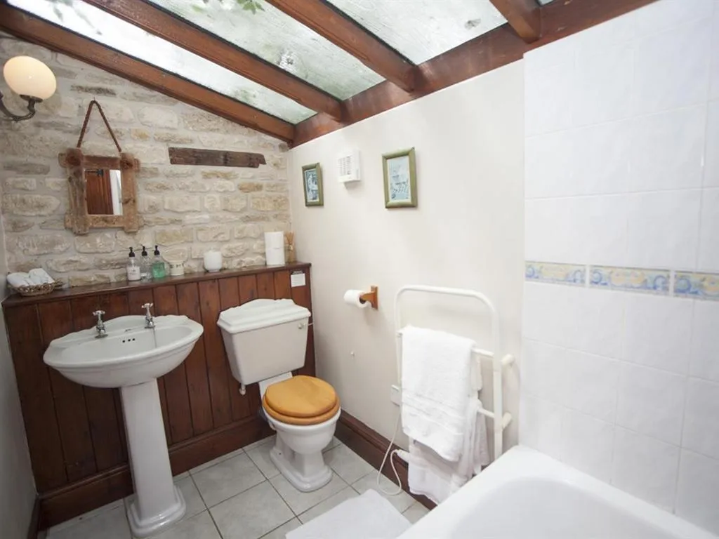 Bathroom in Beeches Farmhouse Country Cottages & Rooms