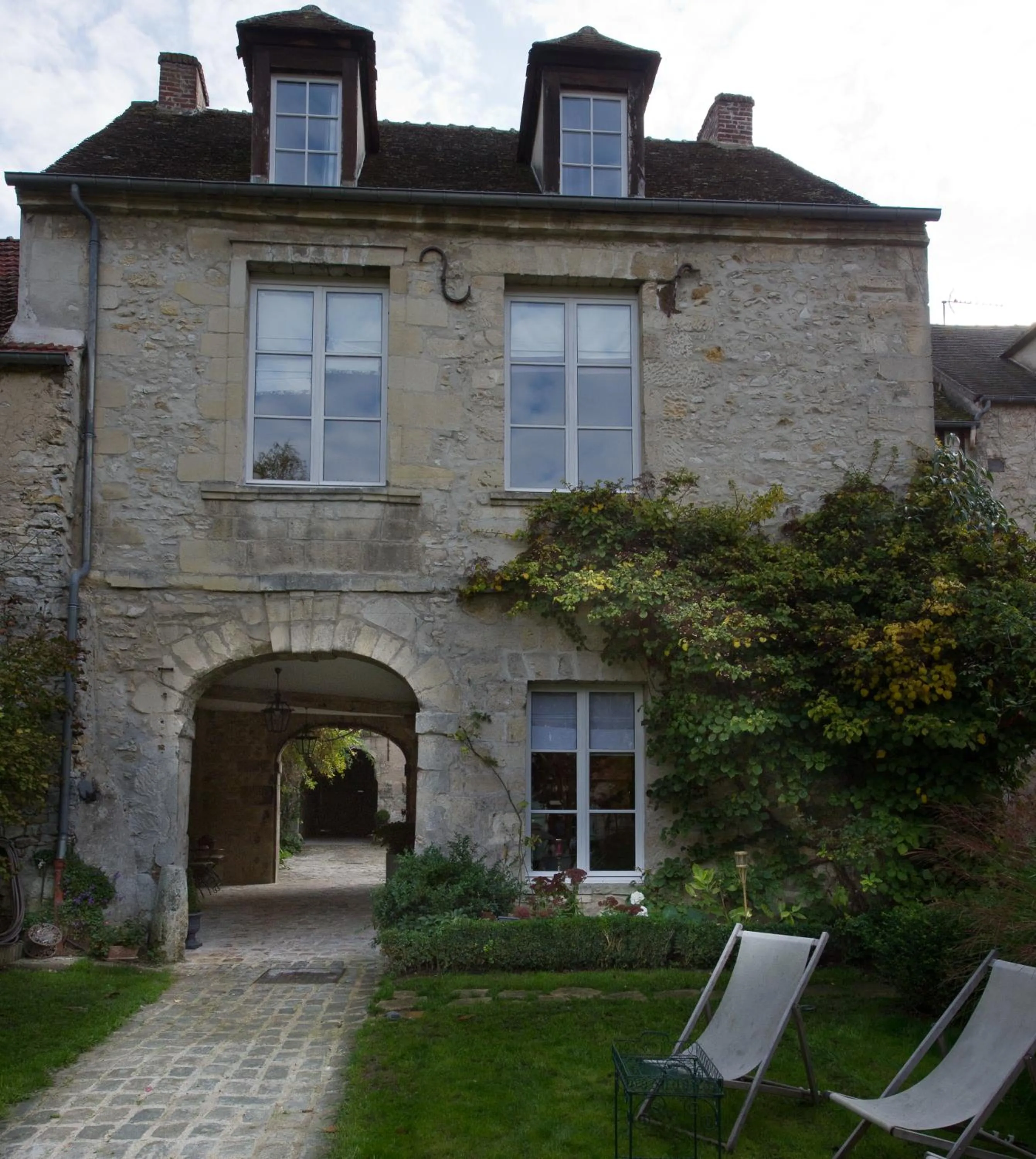 Facade/entrance in Côté Jardin - Chambres d'hôtes