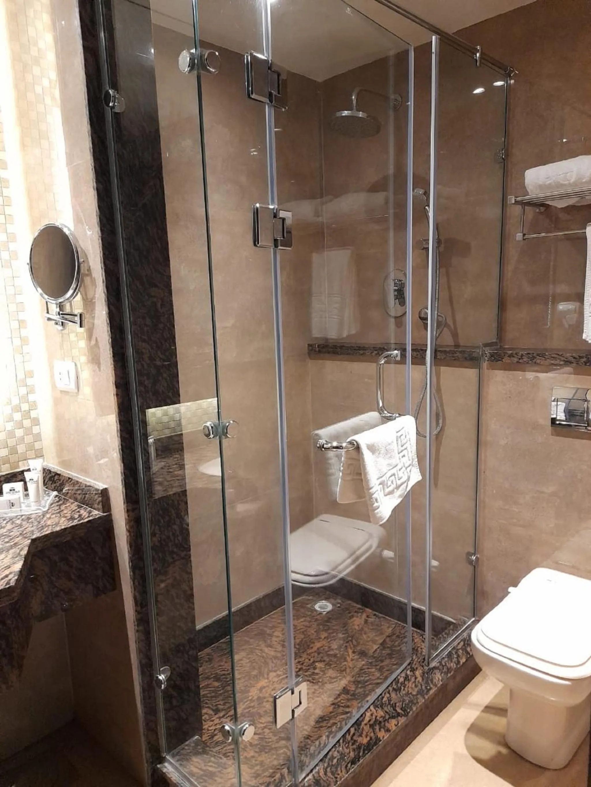 Shower in Africana Hotel & Spa