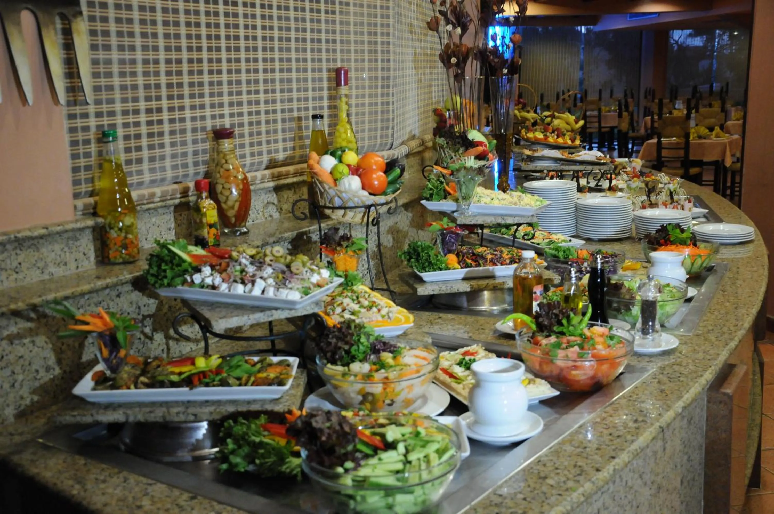 Restaurant/places to eat in Africana Hotel & Spa