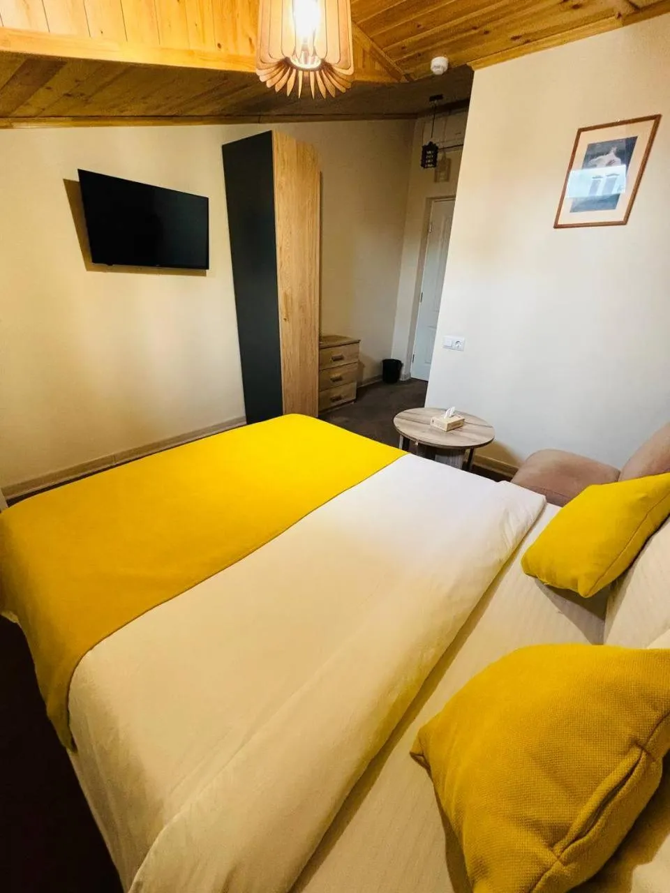 Photo of the whole room, Bed in Alex Hotel