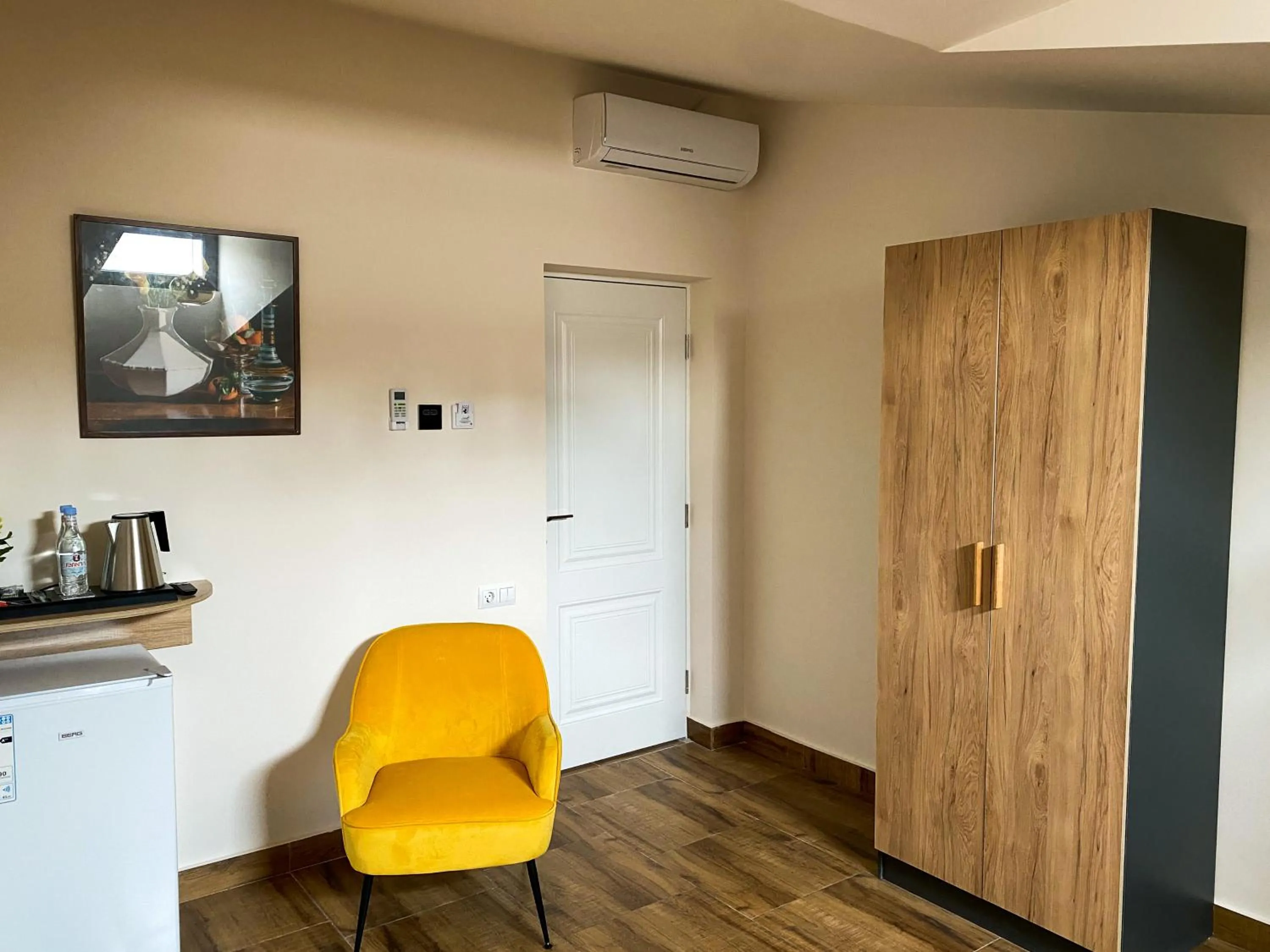 wardrobe in Alex Hotel