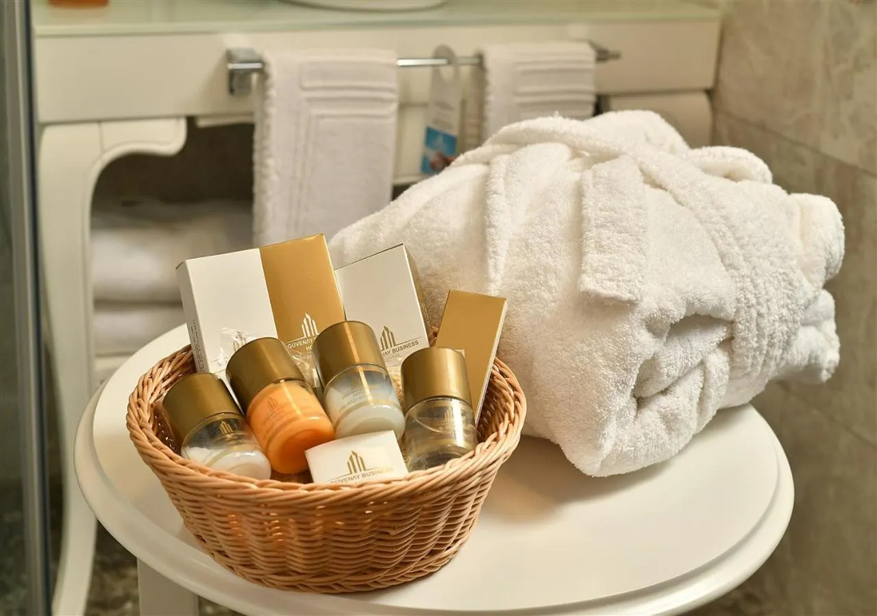 Bathroom in Güvenay Business Hotel