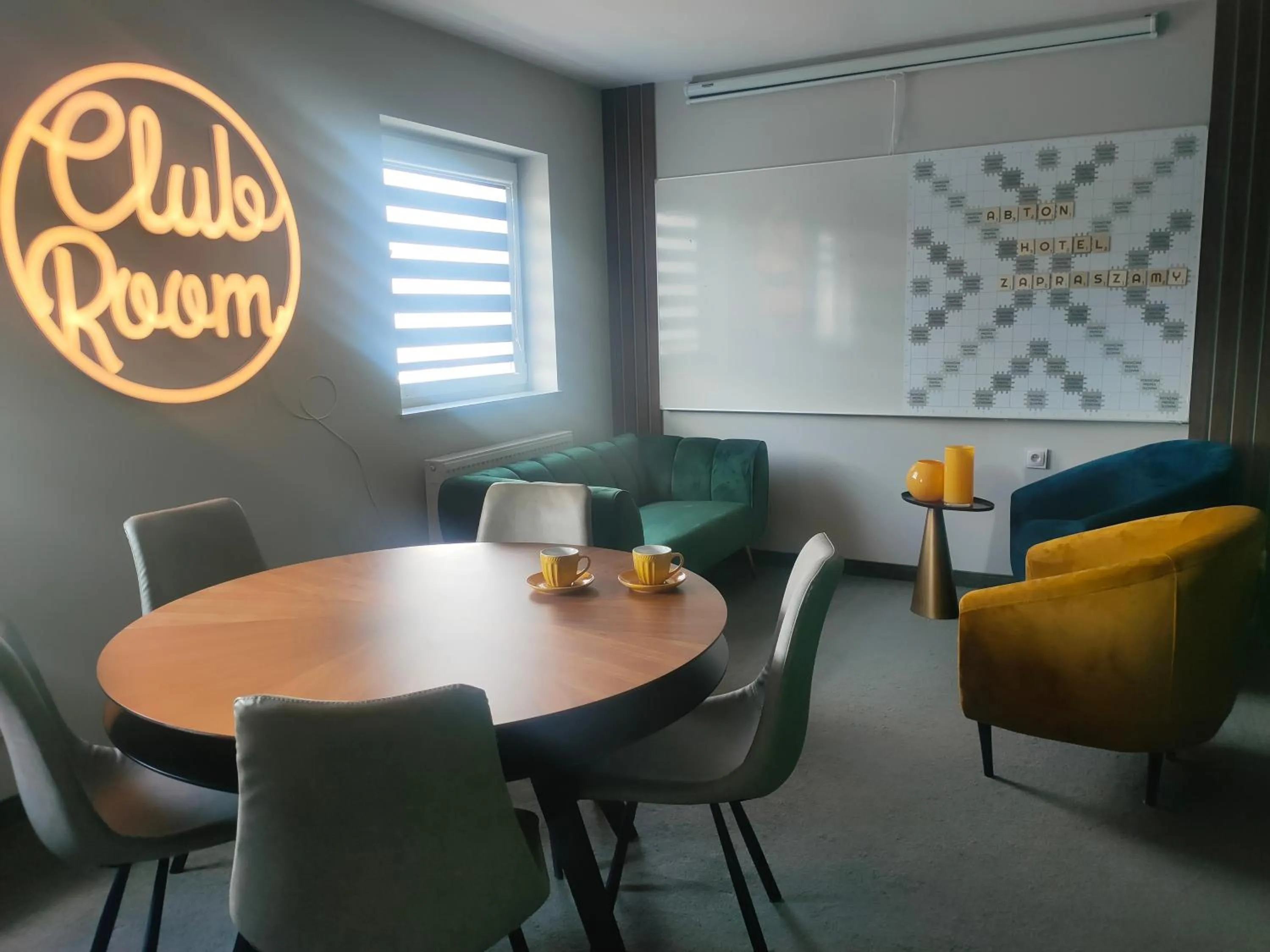 Seating area in Abton Hotel