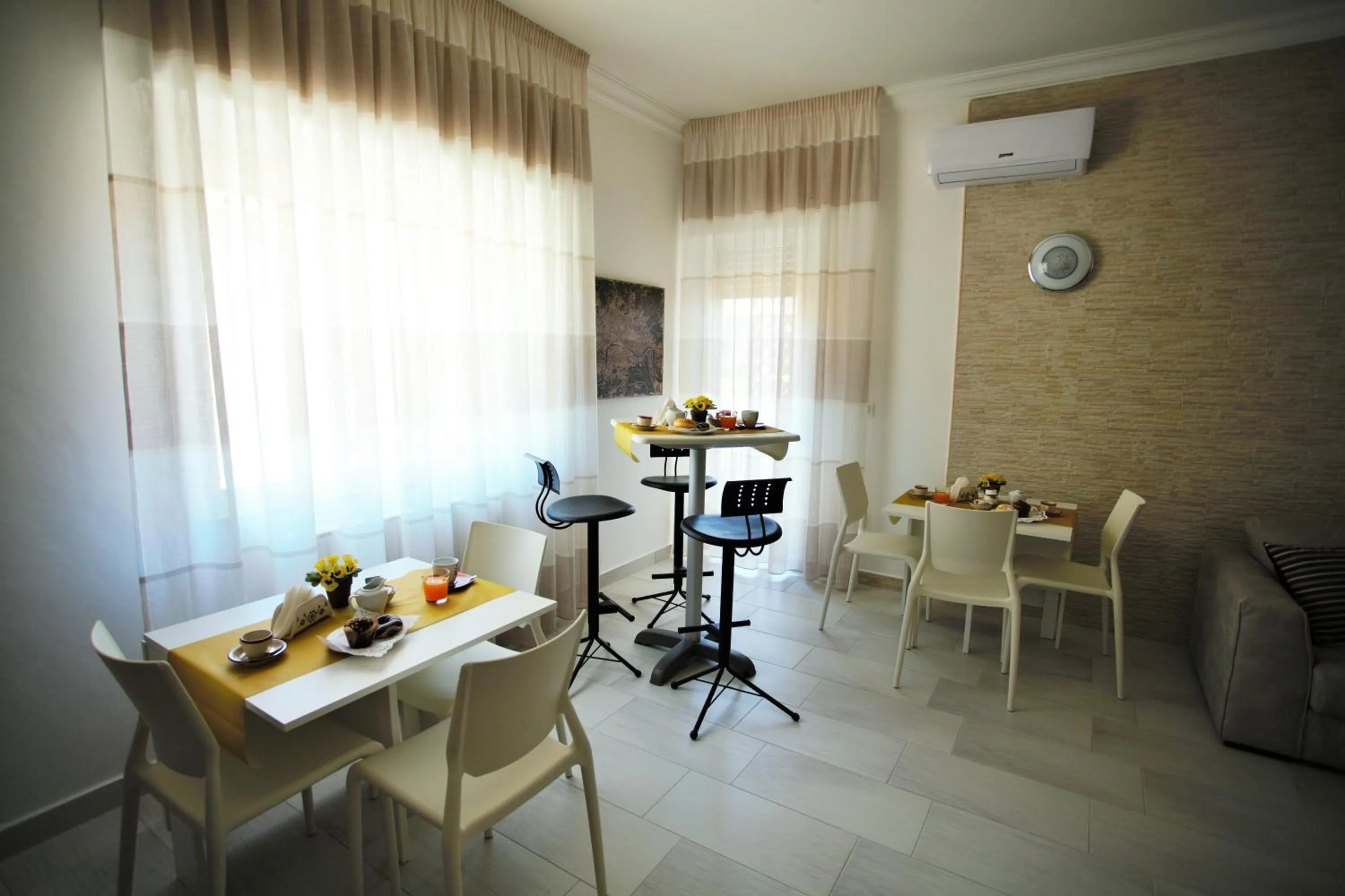 Breakfast in Central Apartments