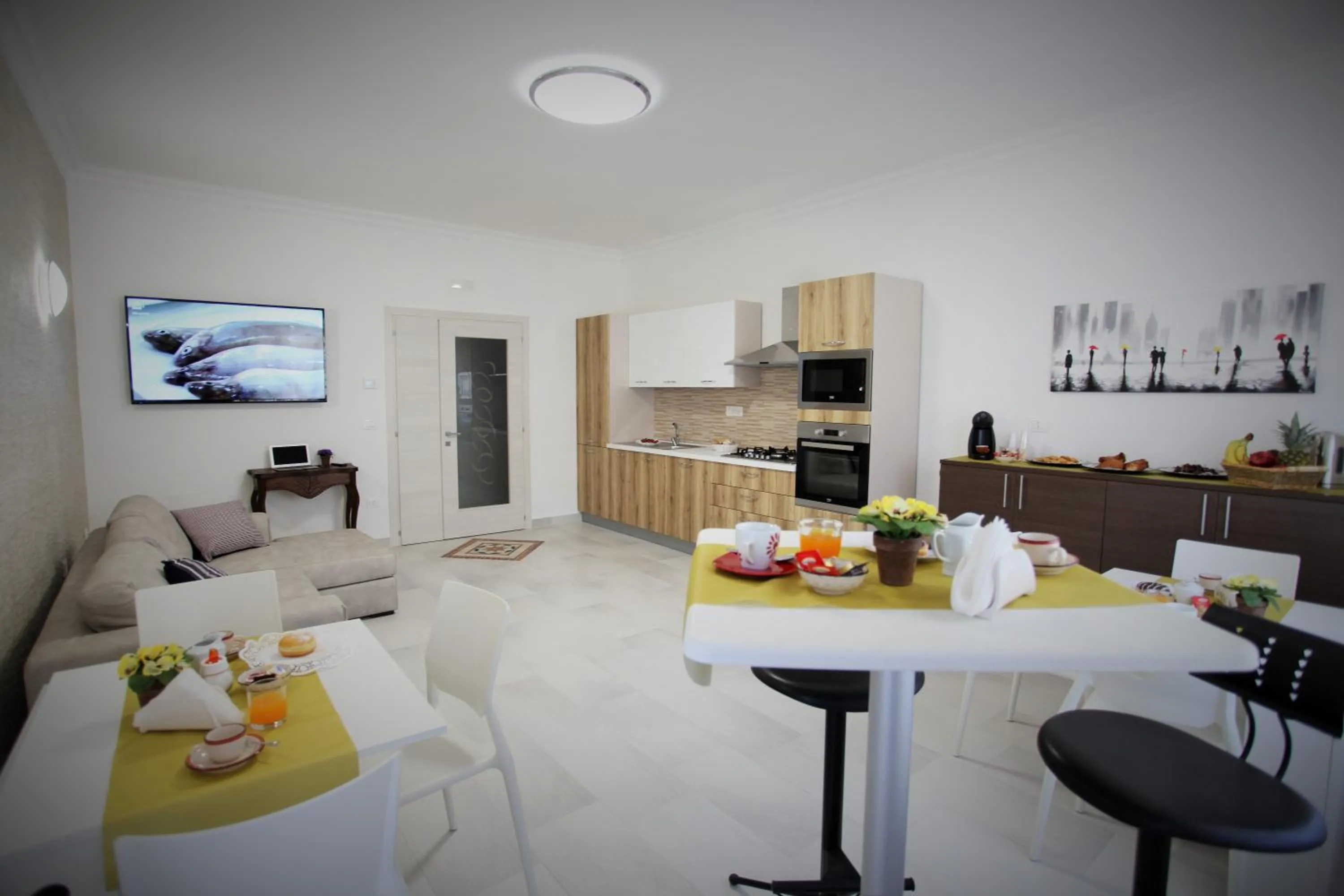 Breakfast in Central Apartments