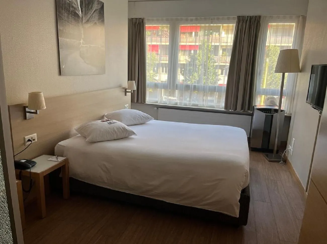 Bed in Starling Hôtel Résidence Genève