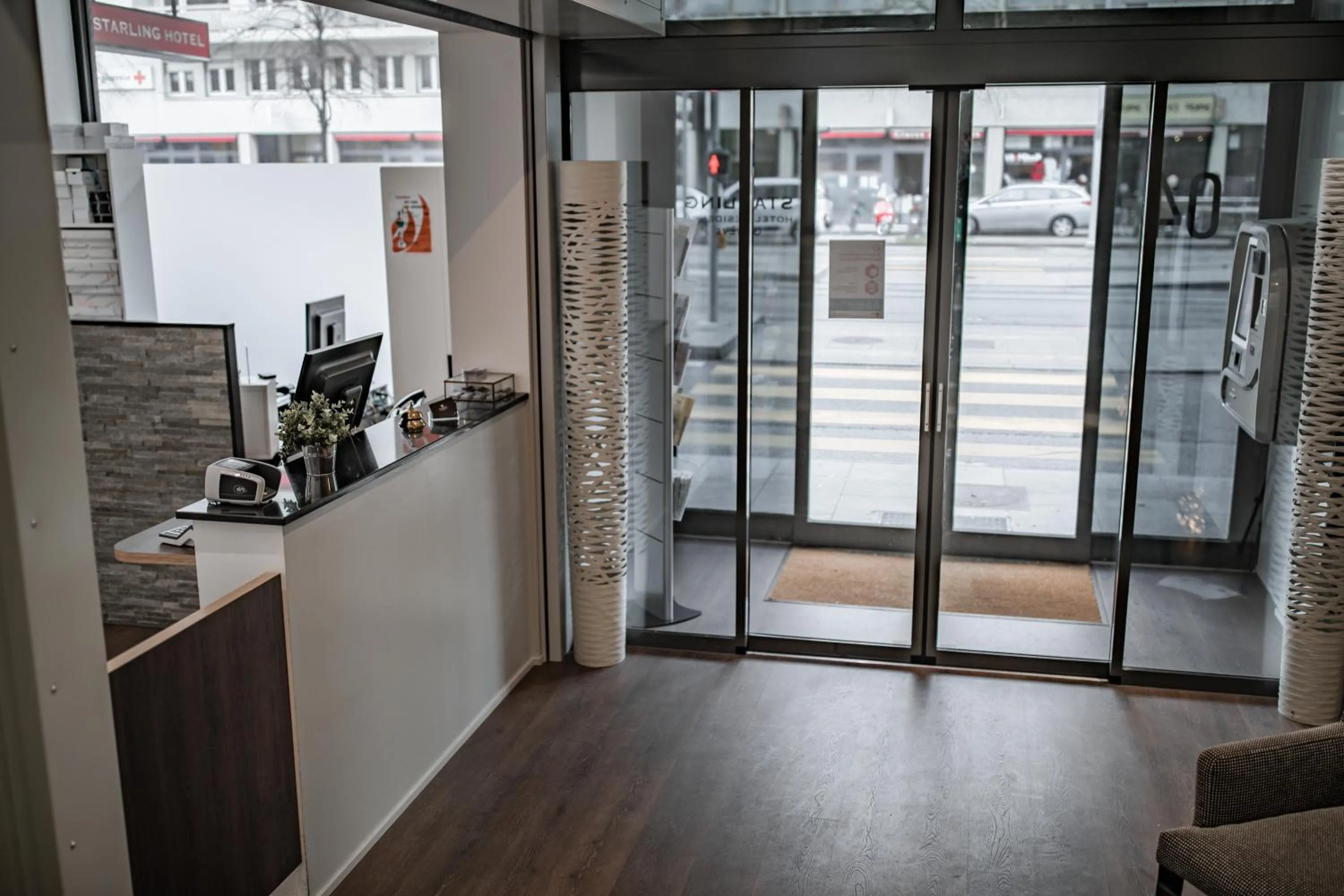 Facade/entrance in Starling Hôtel Résidence Genève