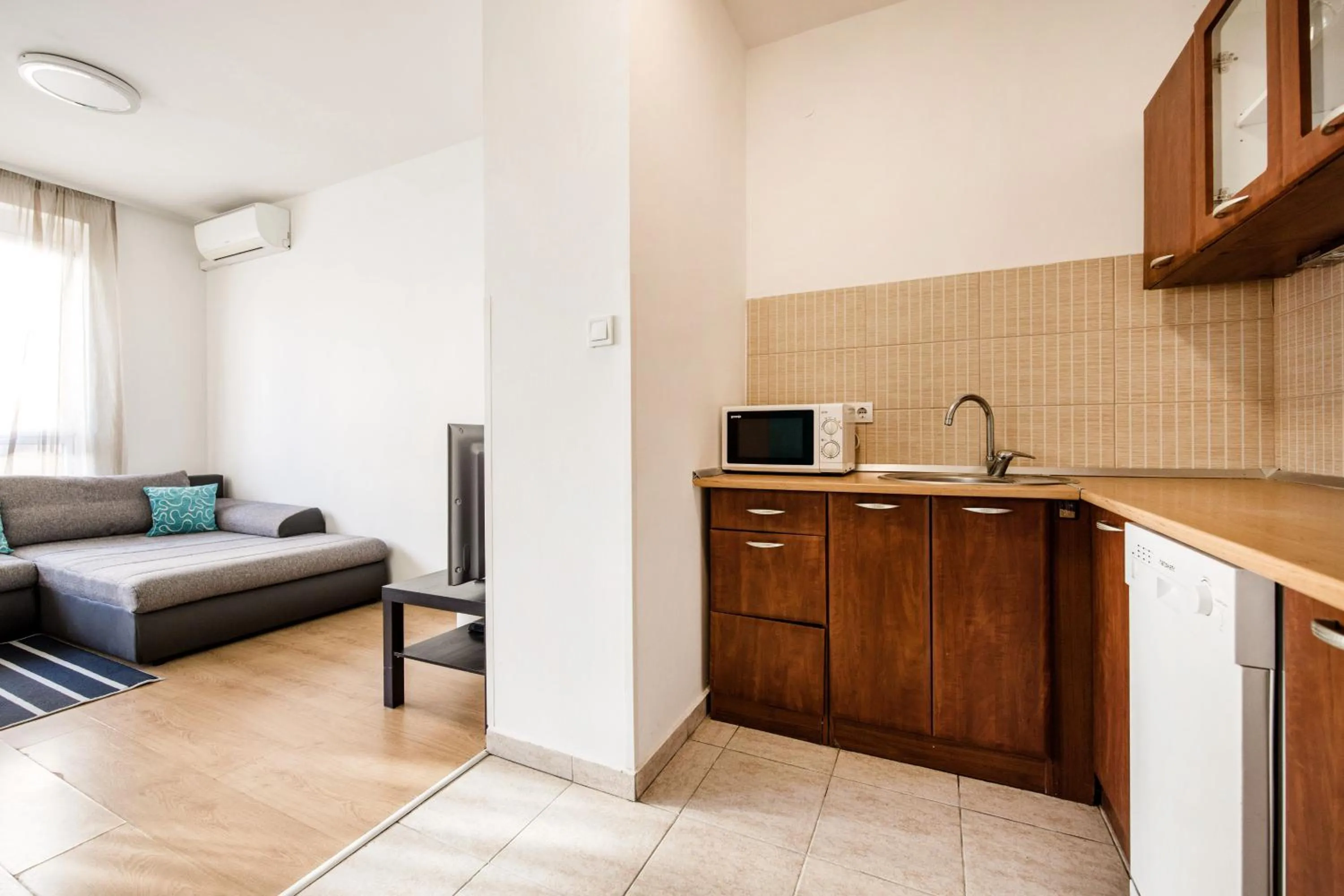 kitchen, Bed in Grand Budapest Penthouse