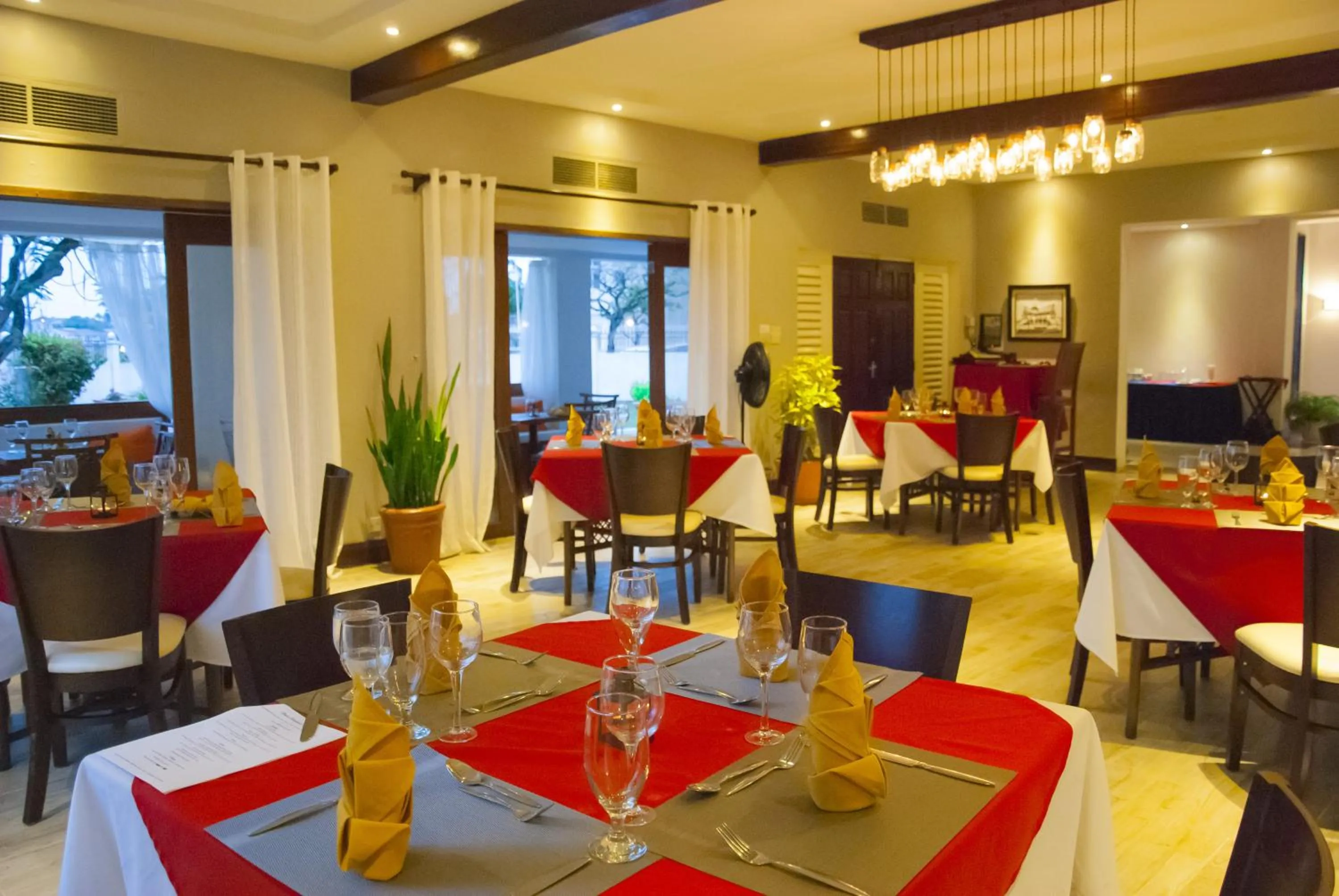 Restaurant/places to eat in Herdmanston Lodge Hotel