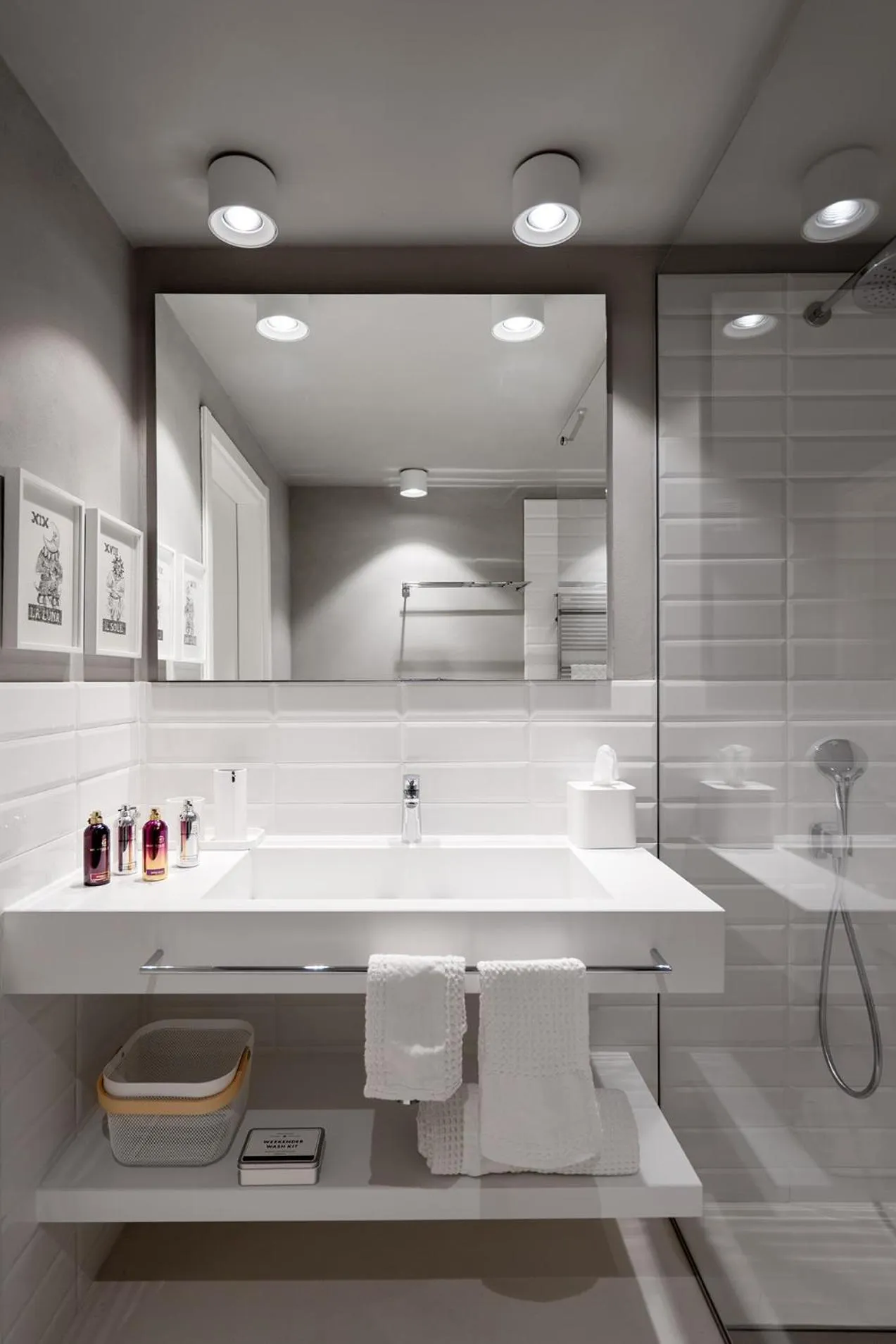 Shower in EDIT Lofts