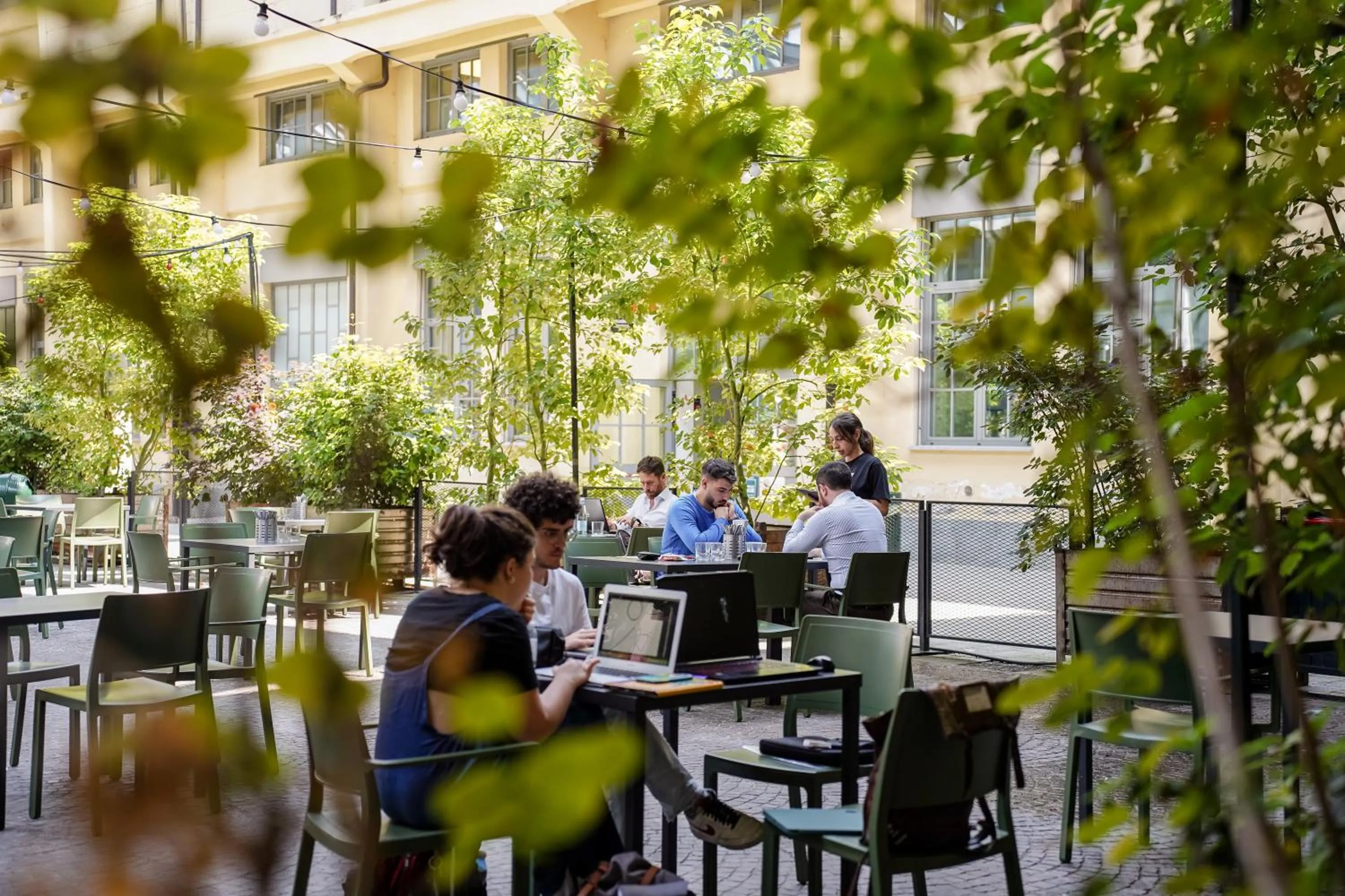 Restaurant/places to eat in EDIT Lofts